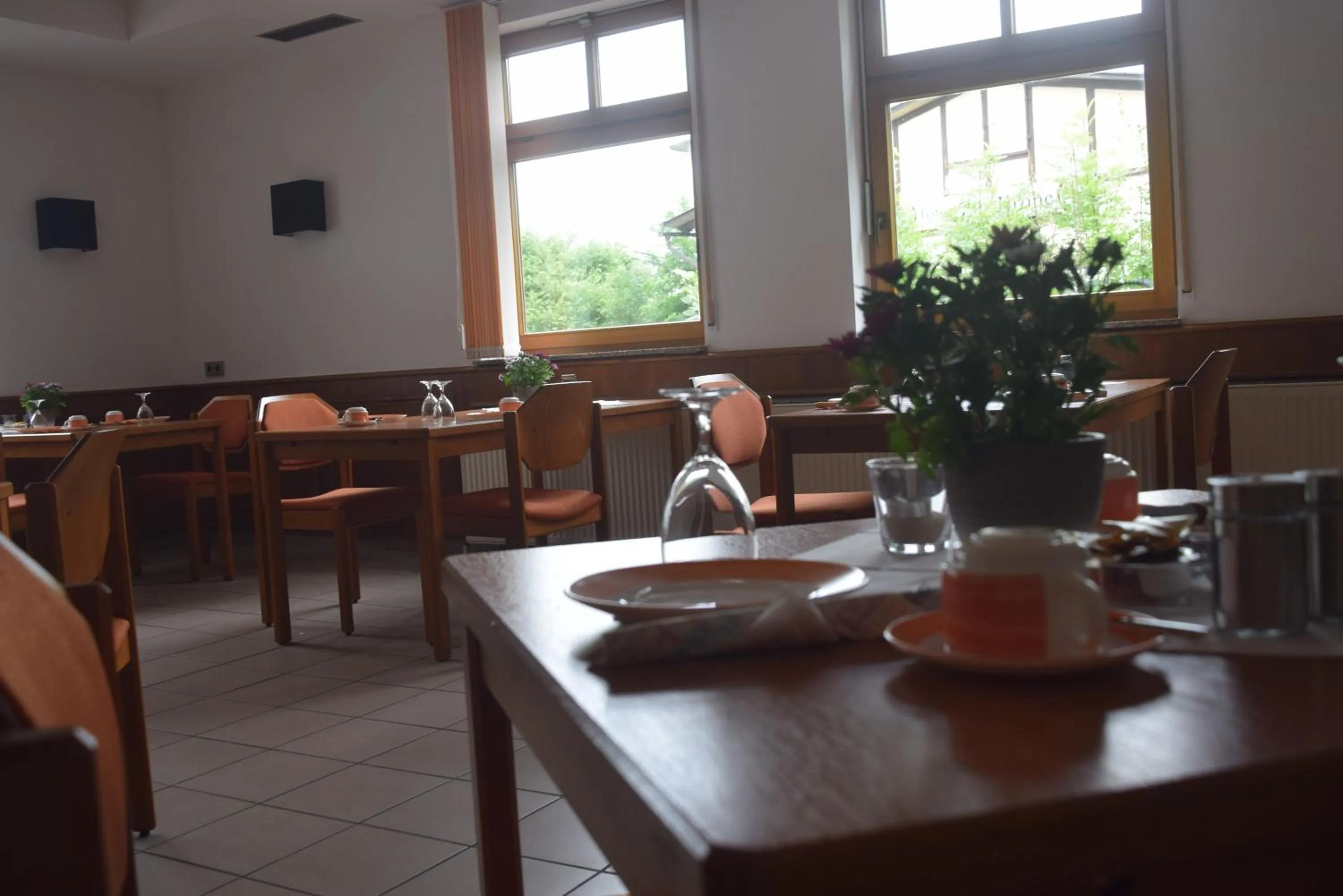 Restaurant/places to eat in HOTEL BIKE & HIKE