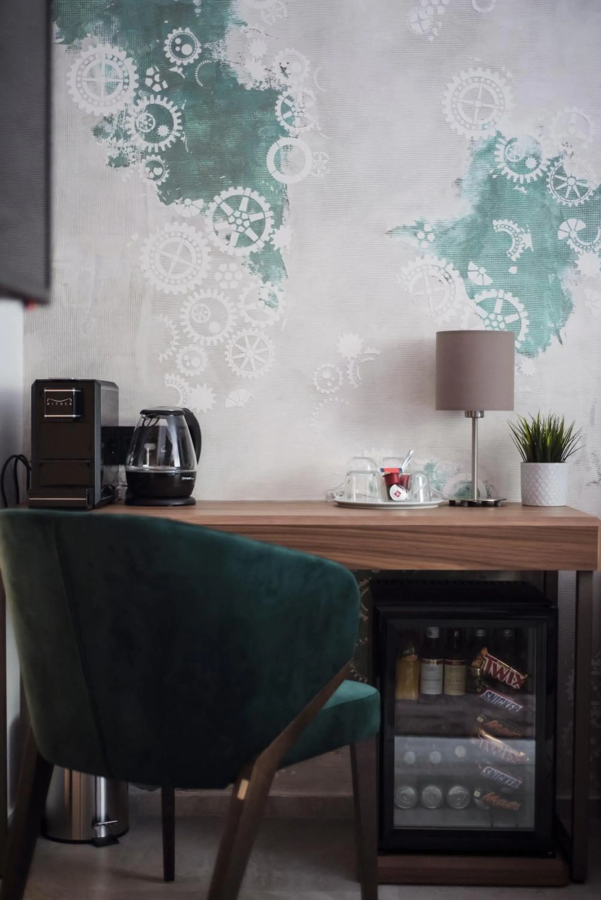 Coffee/tea facilities in The Location Hotel