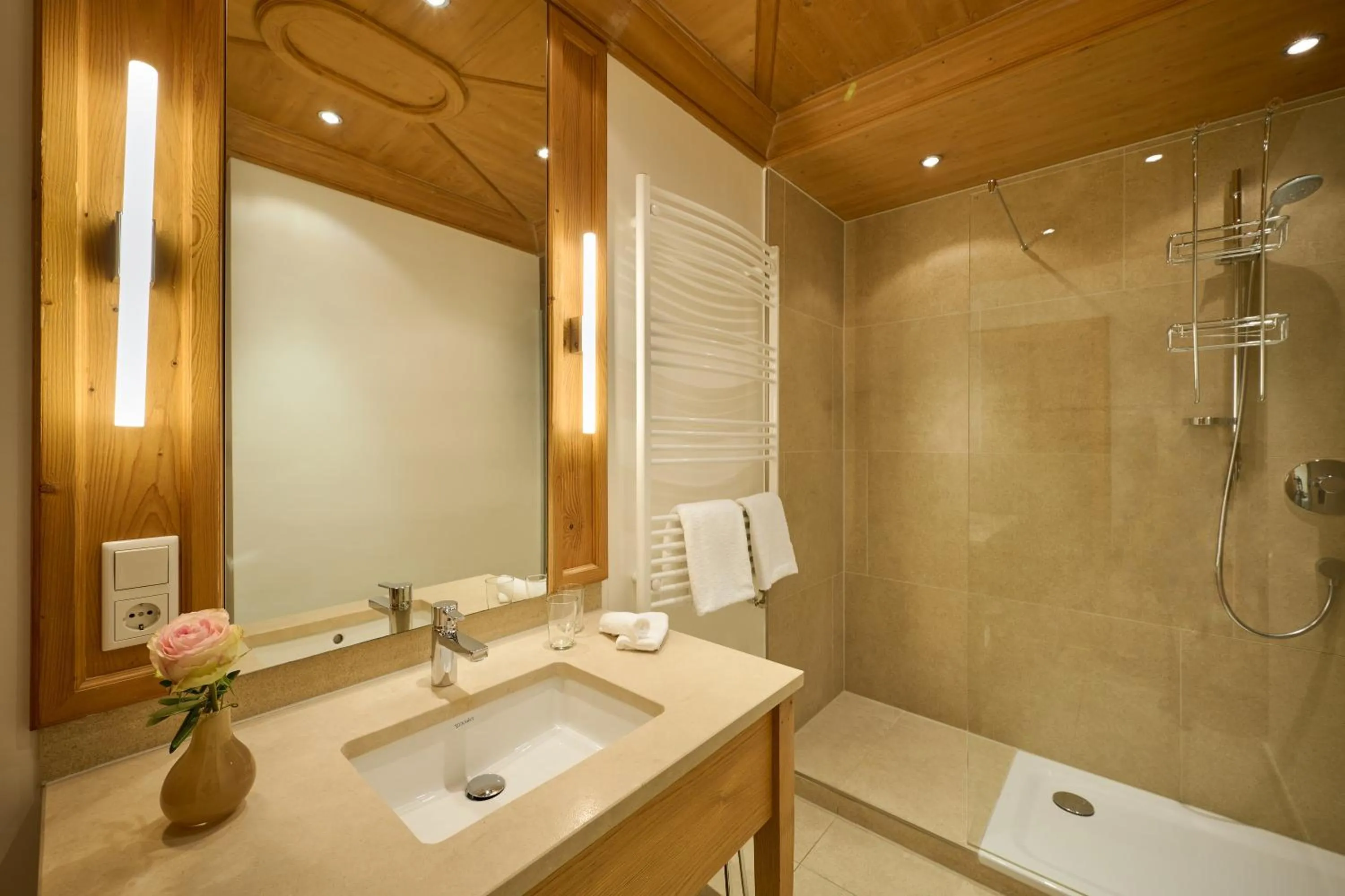 Bathroom in Brauereigasthof-Hotel Aying