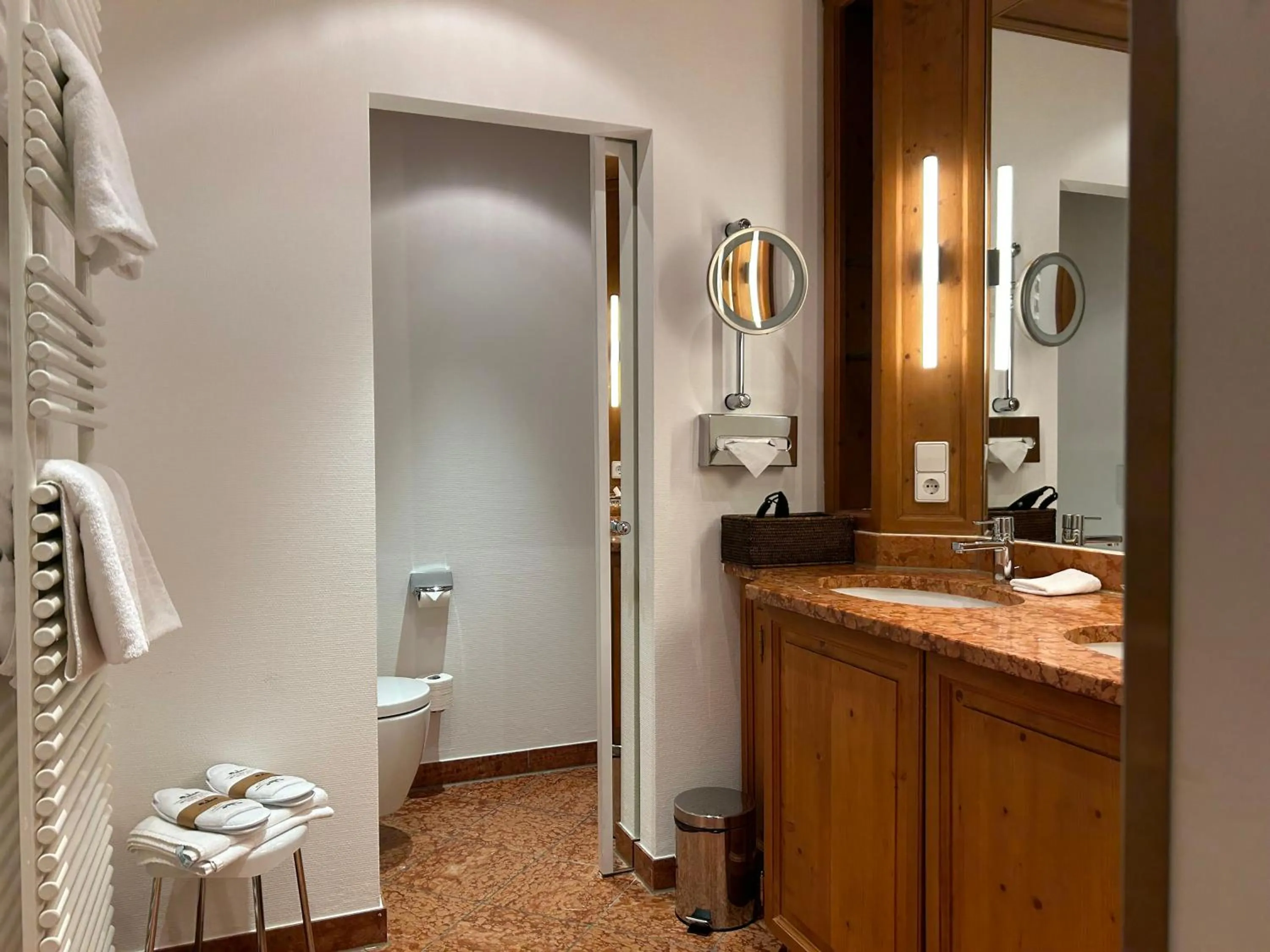 Bathroom in Brauereigasthof-Hotel Aying