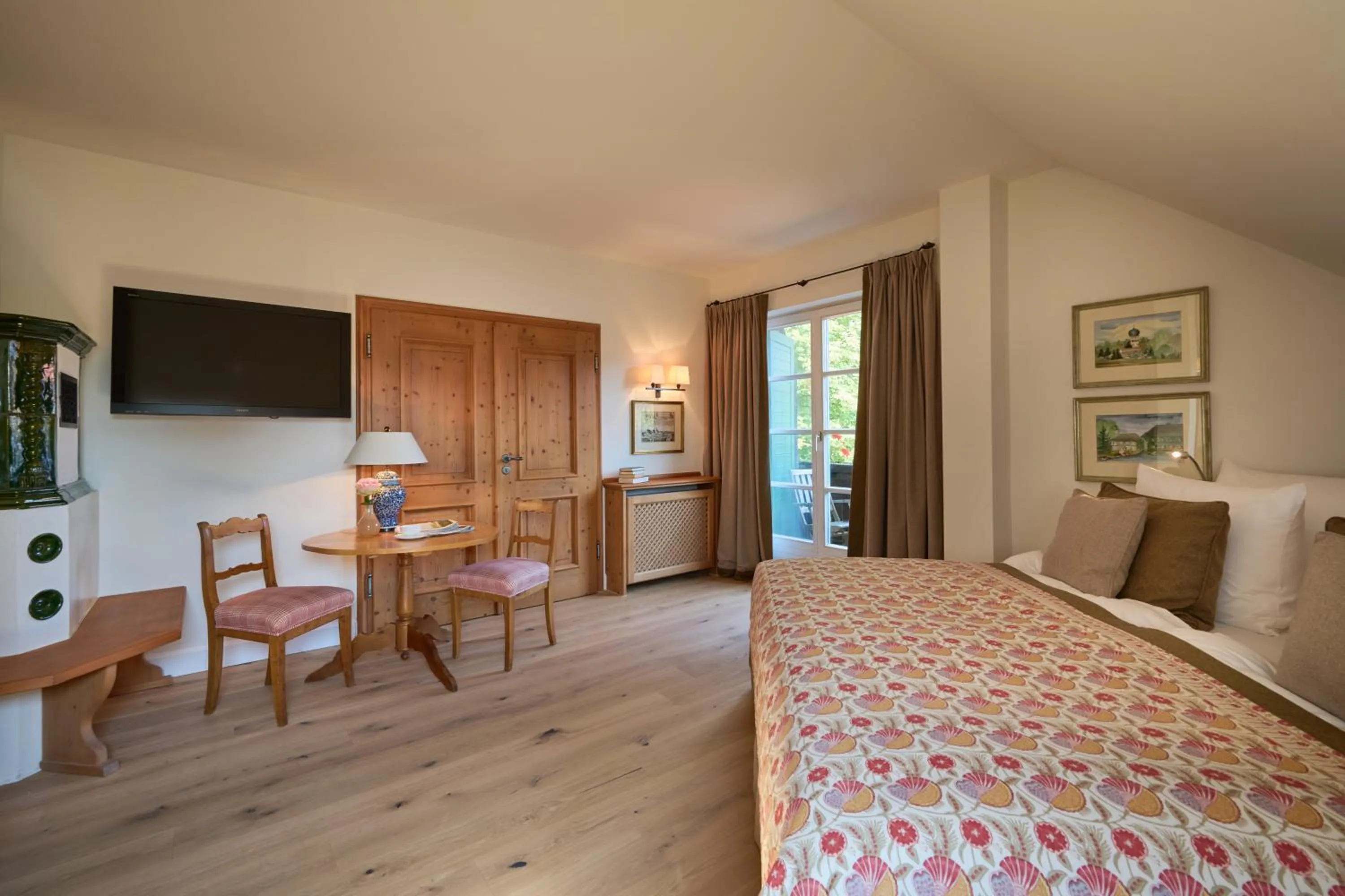 Photo of the whole room, Bed in Brauereigasthof-Hotel Aying