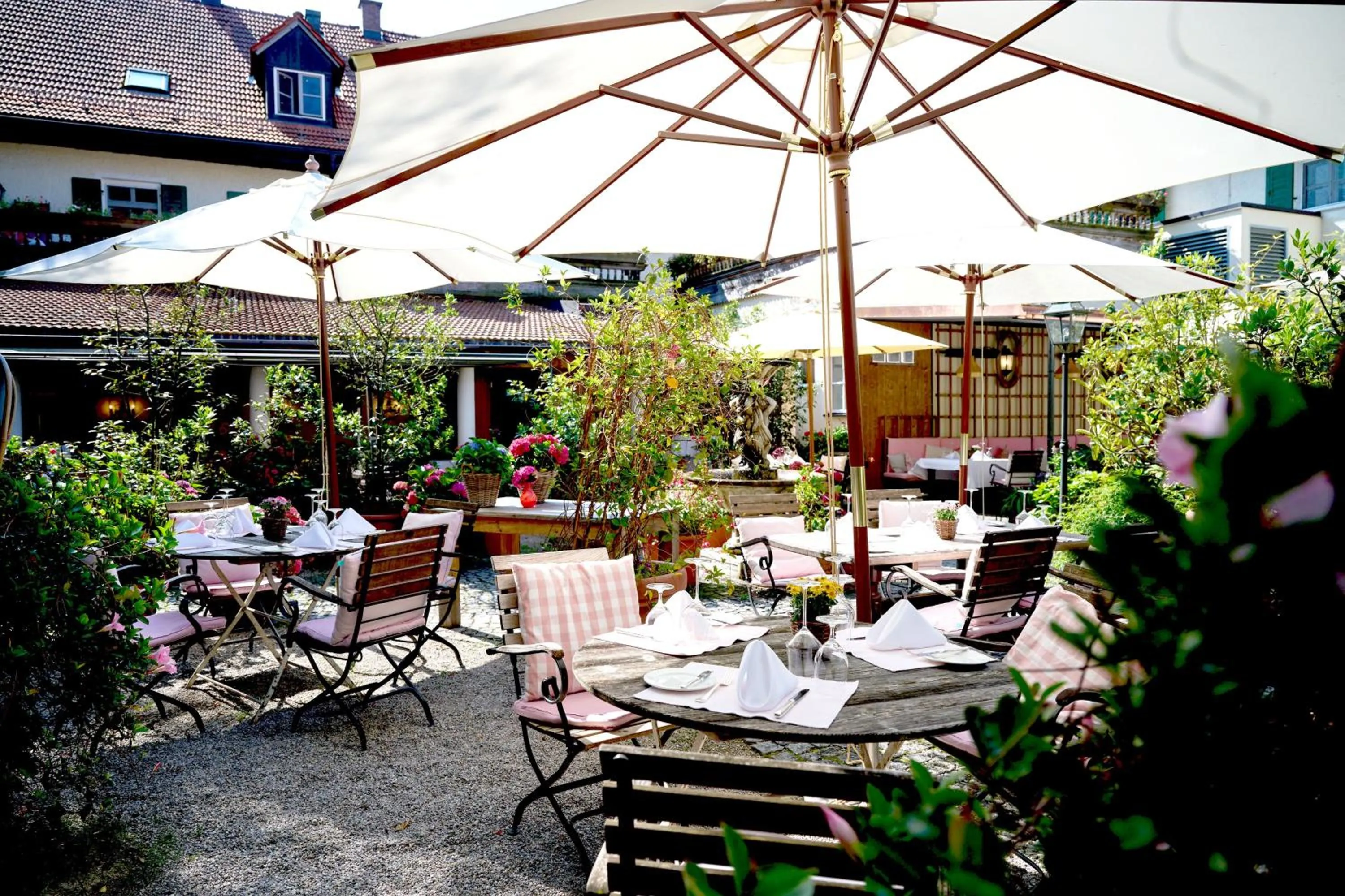 Restaurant/places to eat in Brauereigasthof-Hotel Aying