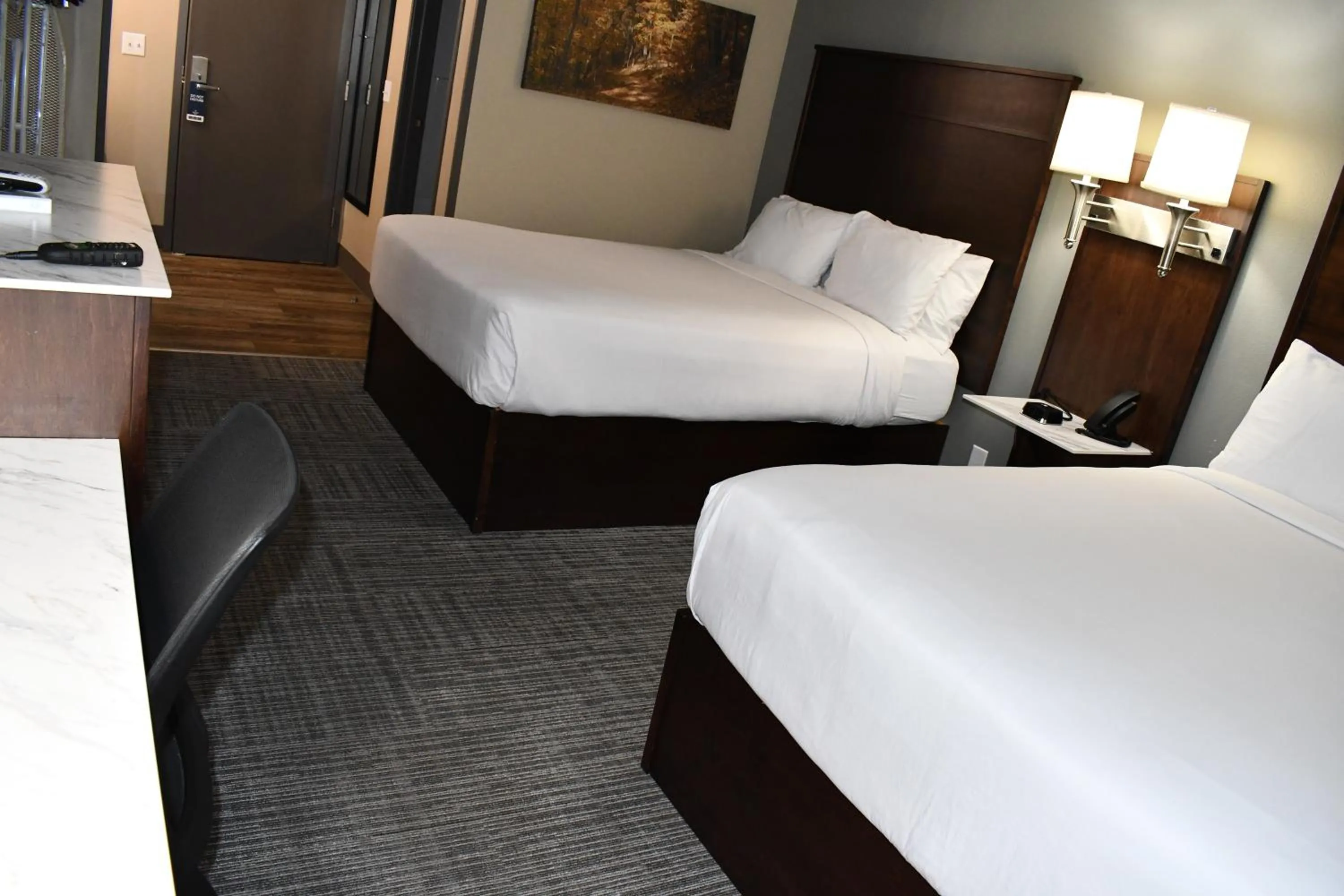 Bedroom, Bed in Cobblestone Inn & Suites - Trenton