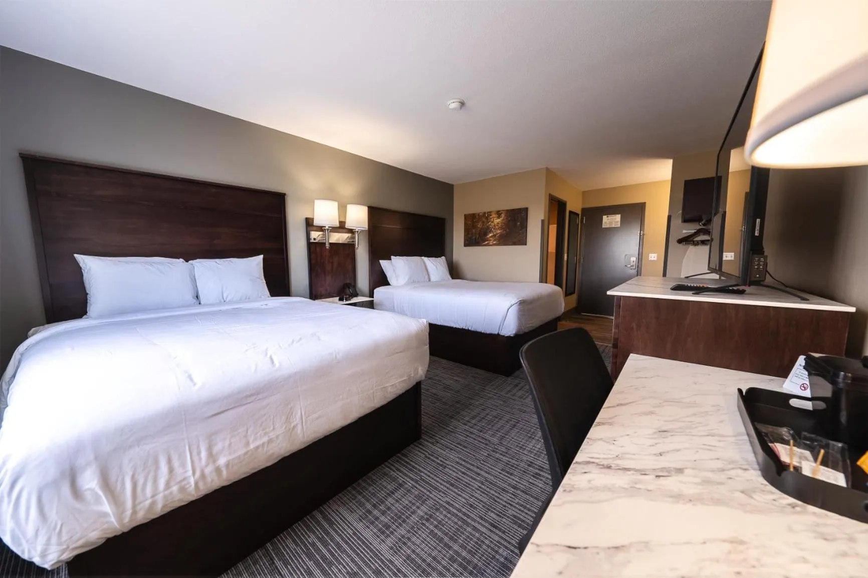 Bed in Cobblestone Inn & Suites - Trenton