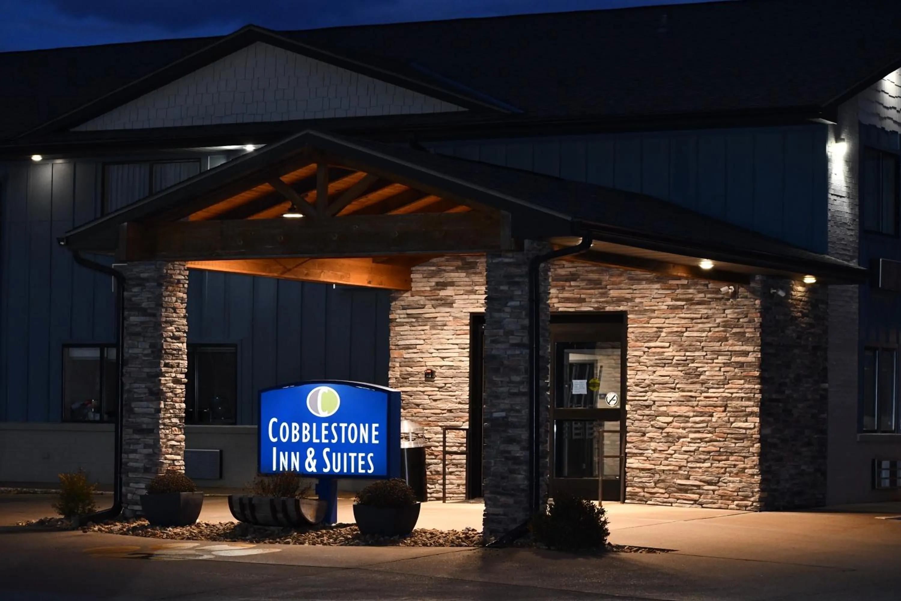 Property building in Cobblestone Inn & Suites - Trenton