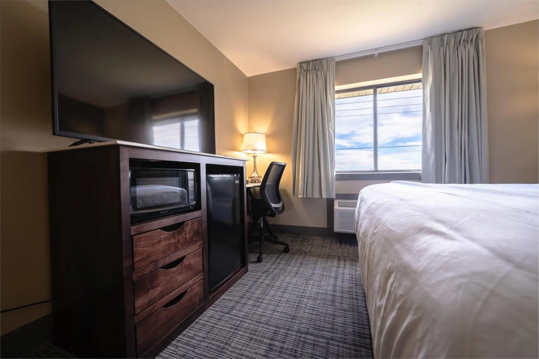 Bed in Cobblestone Inn & Suites - Trenton