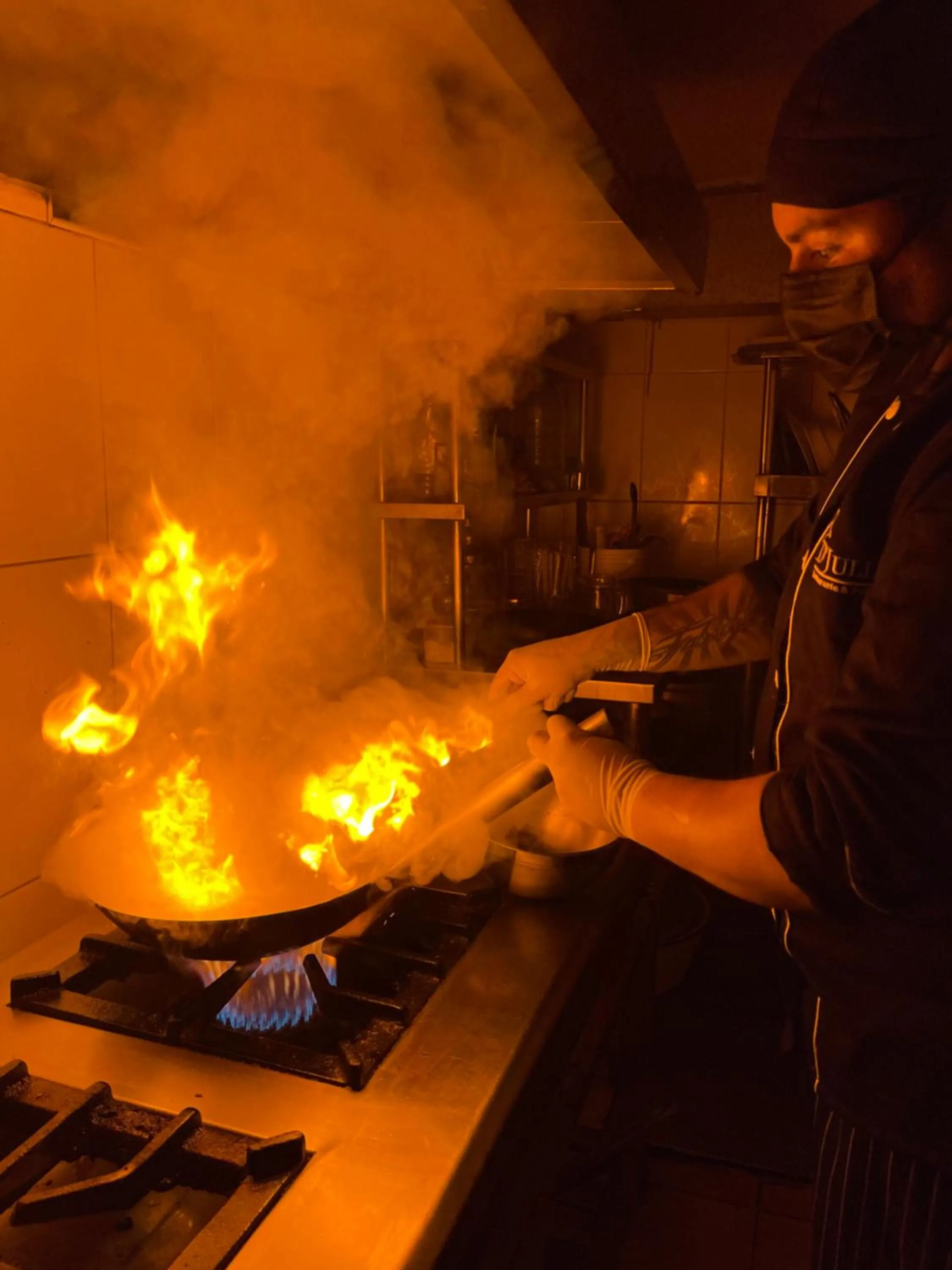 Restaurant/places to eat in Jultom Inn Hotel & Suites