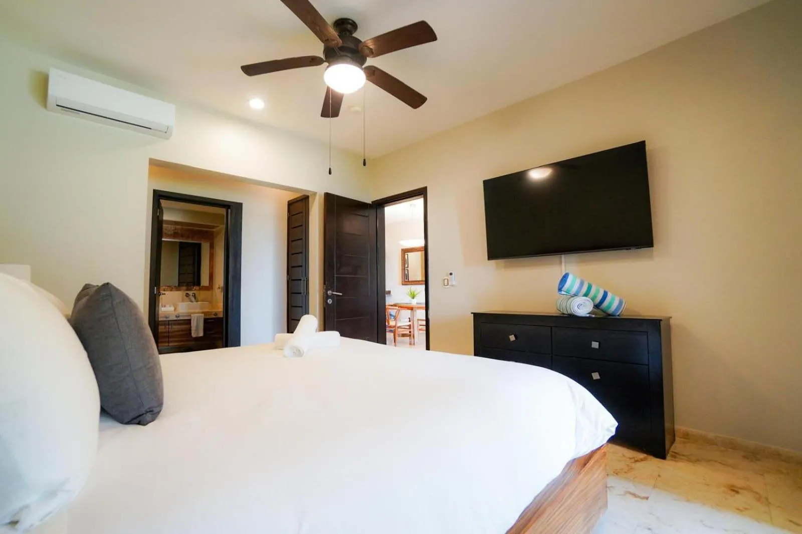 Bed in Oceanfront Condo a Block Off 5th in Heart of Playa