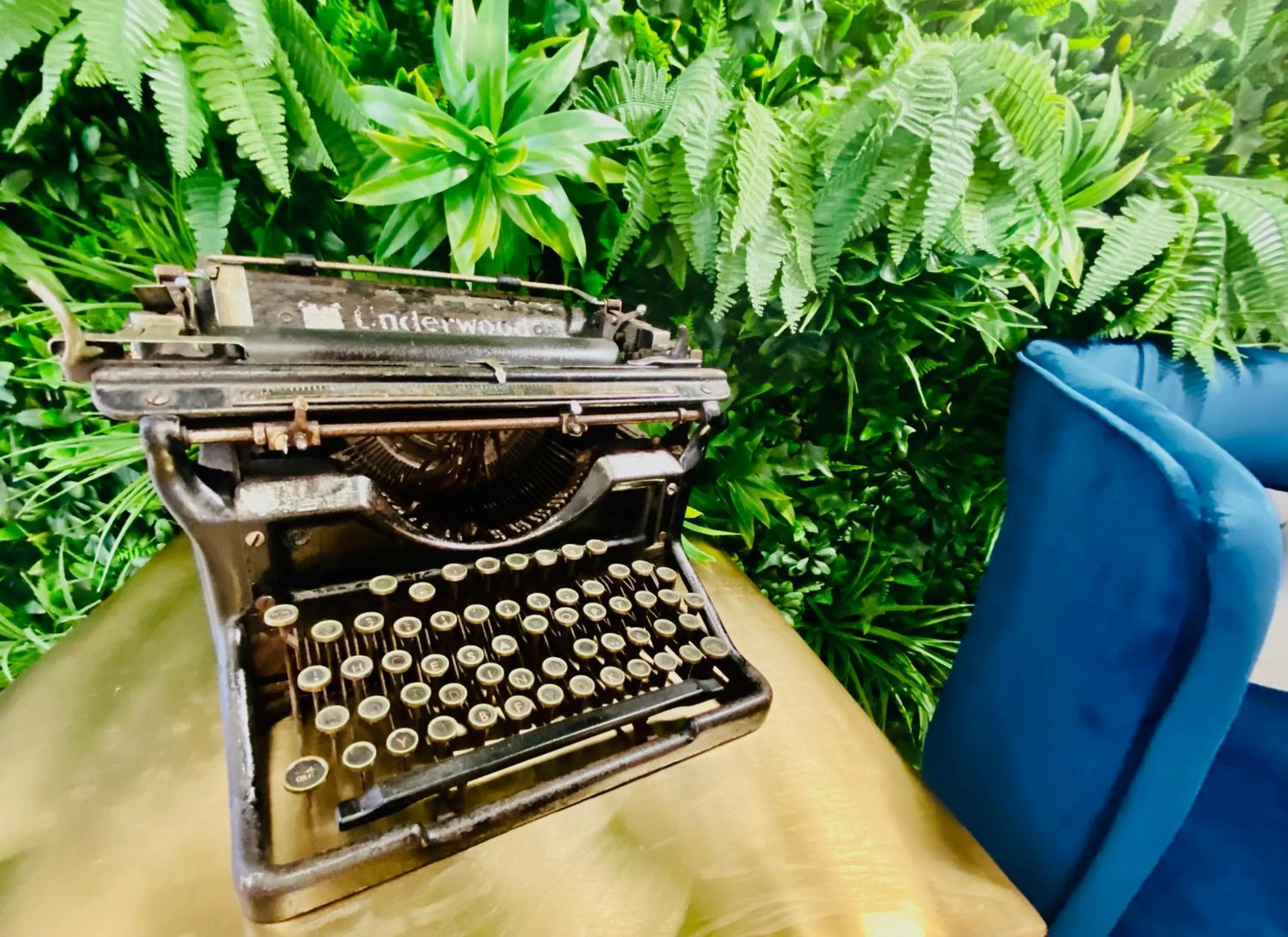 Decorative detail in The Postcard Avenue