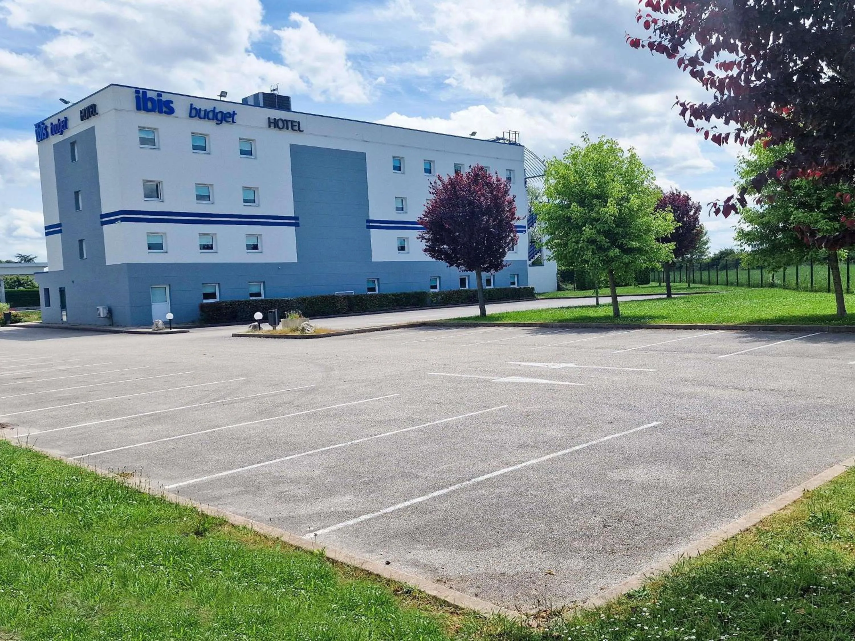 Property building in ibis budget Dijon Saint Apollinaire