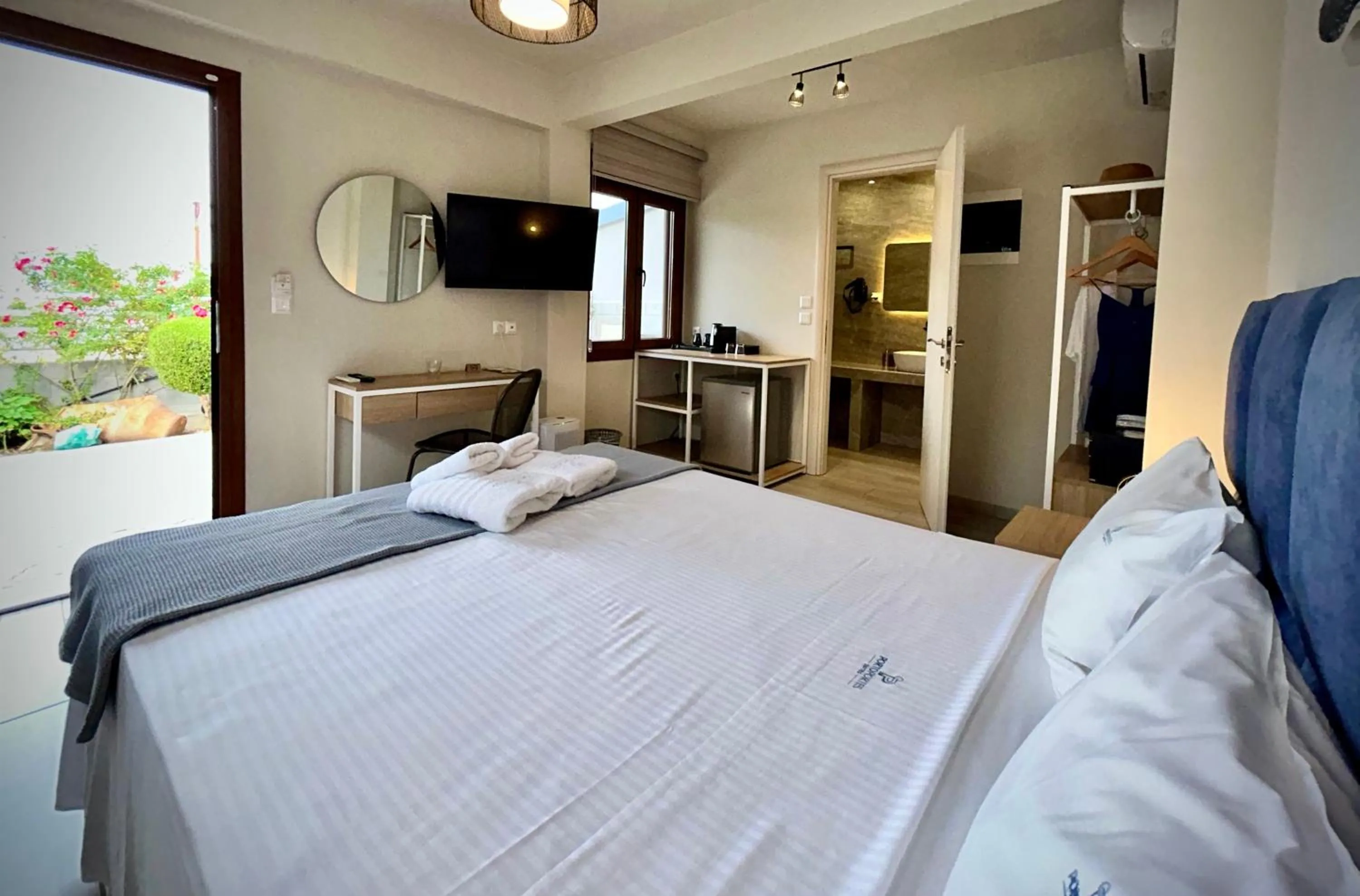 Bed in PORTO PORTES suites