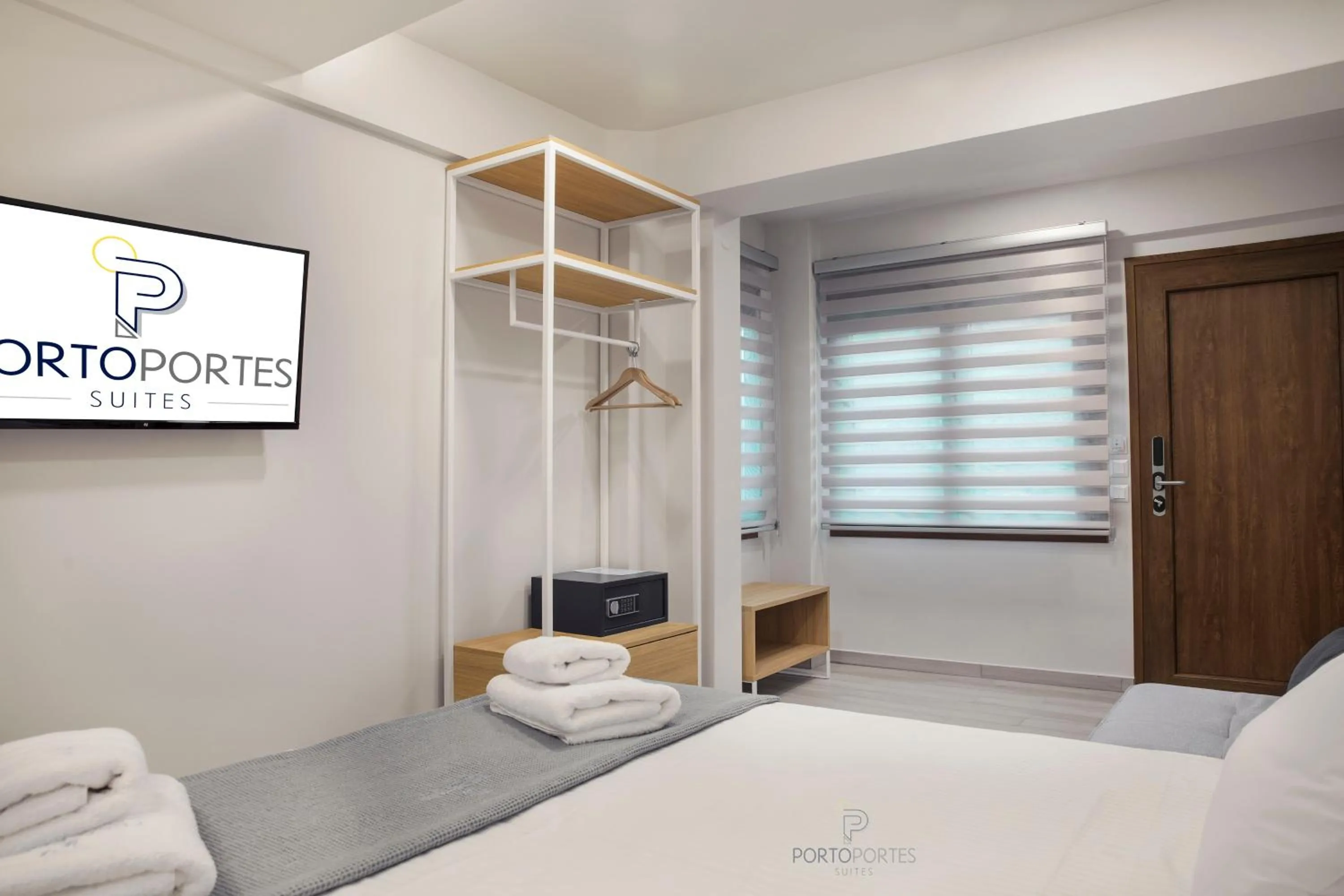 Photo of the whole room in PORTO PORTES suites