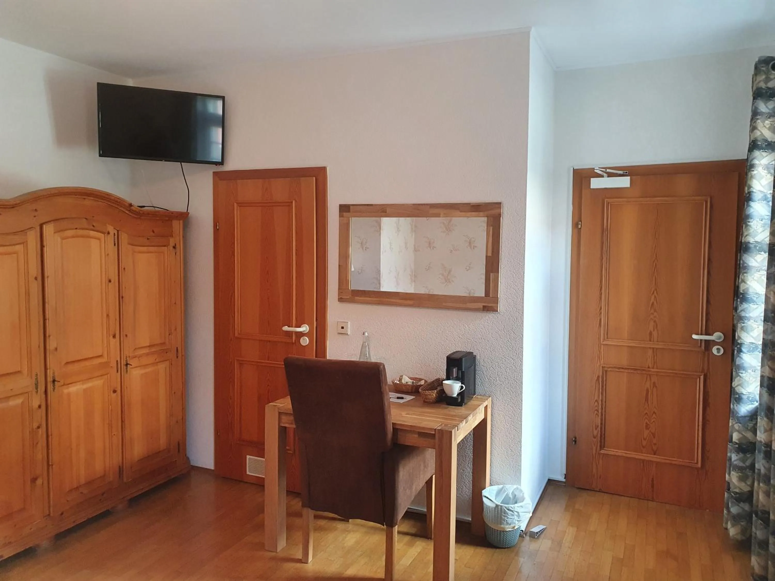 Photo of the whole room in Gasthof Alte Post