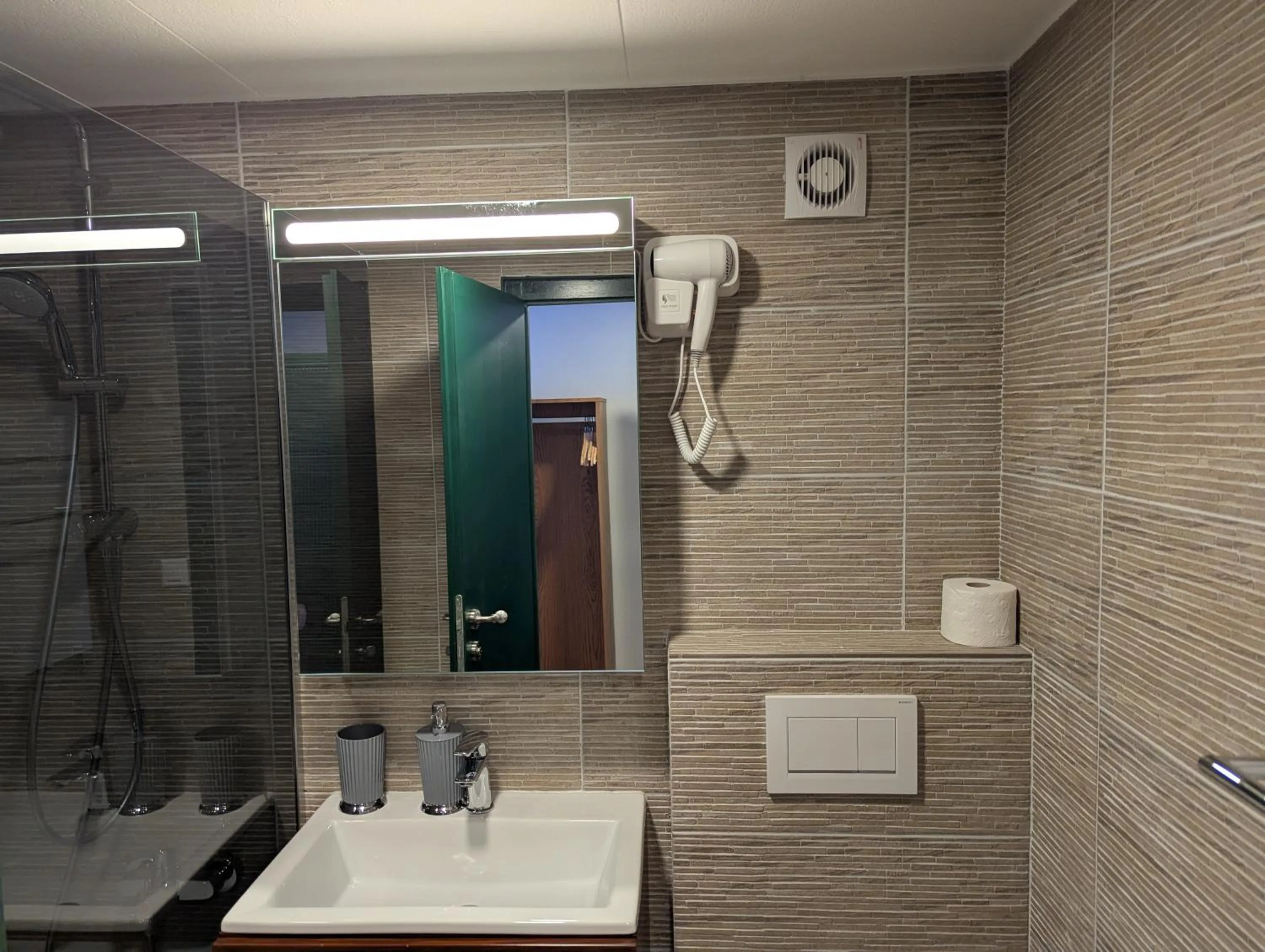 Bathroom in Hotel Schützen Lauterbrunnen