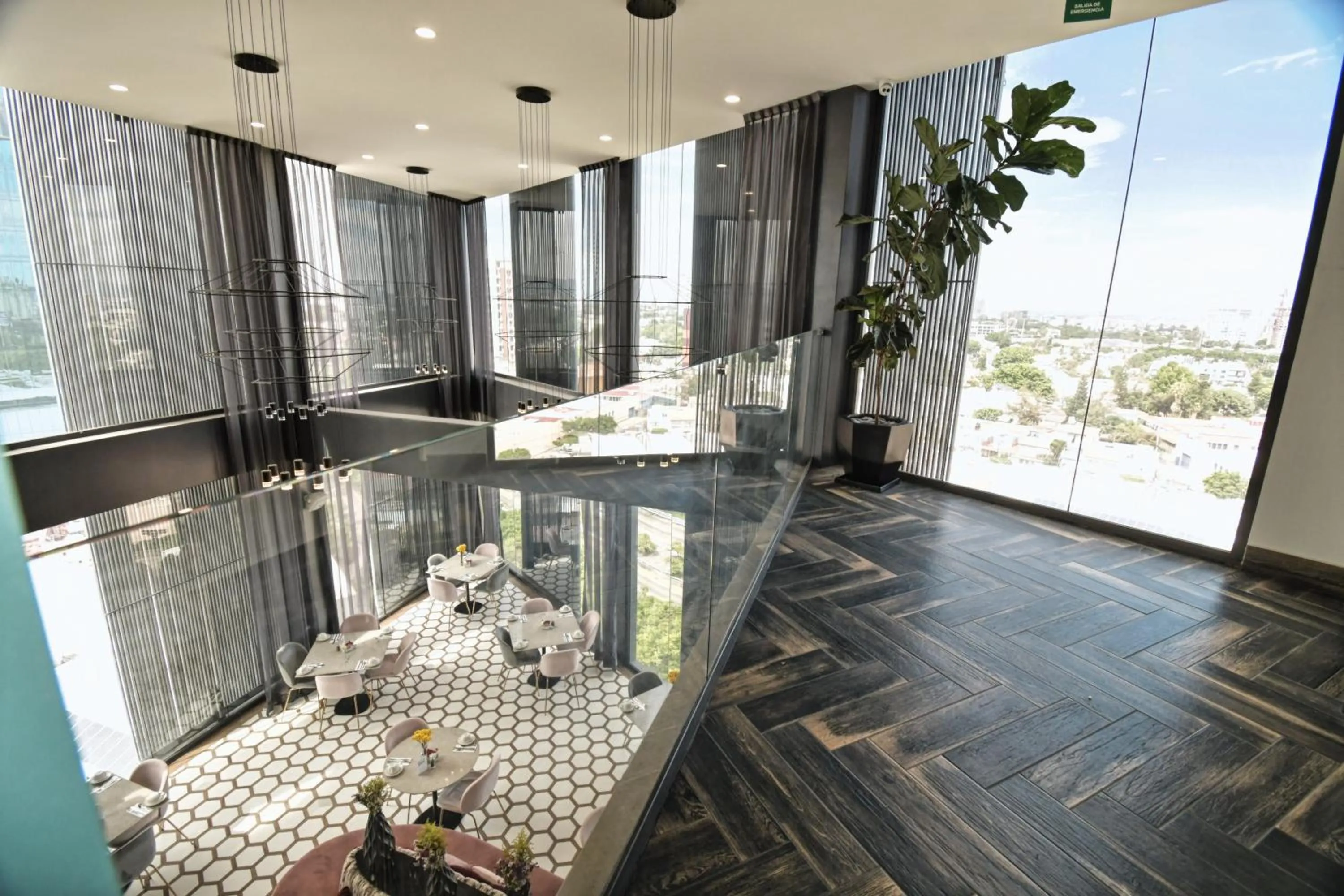 Restaurant/places to eat in Becquer Hotel Guadalajara