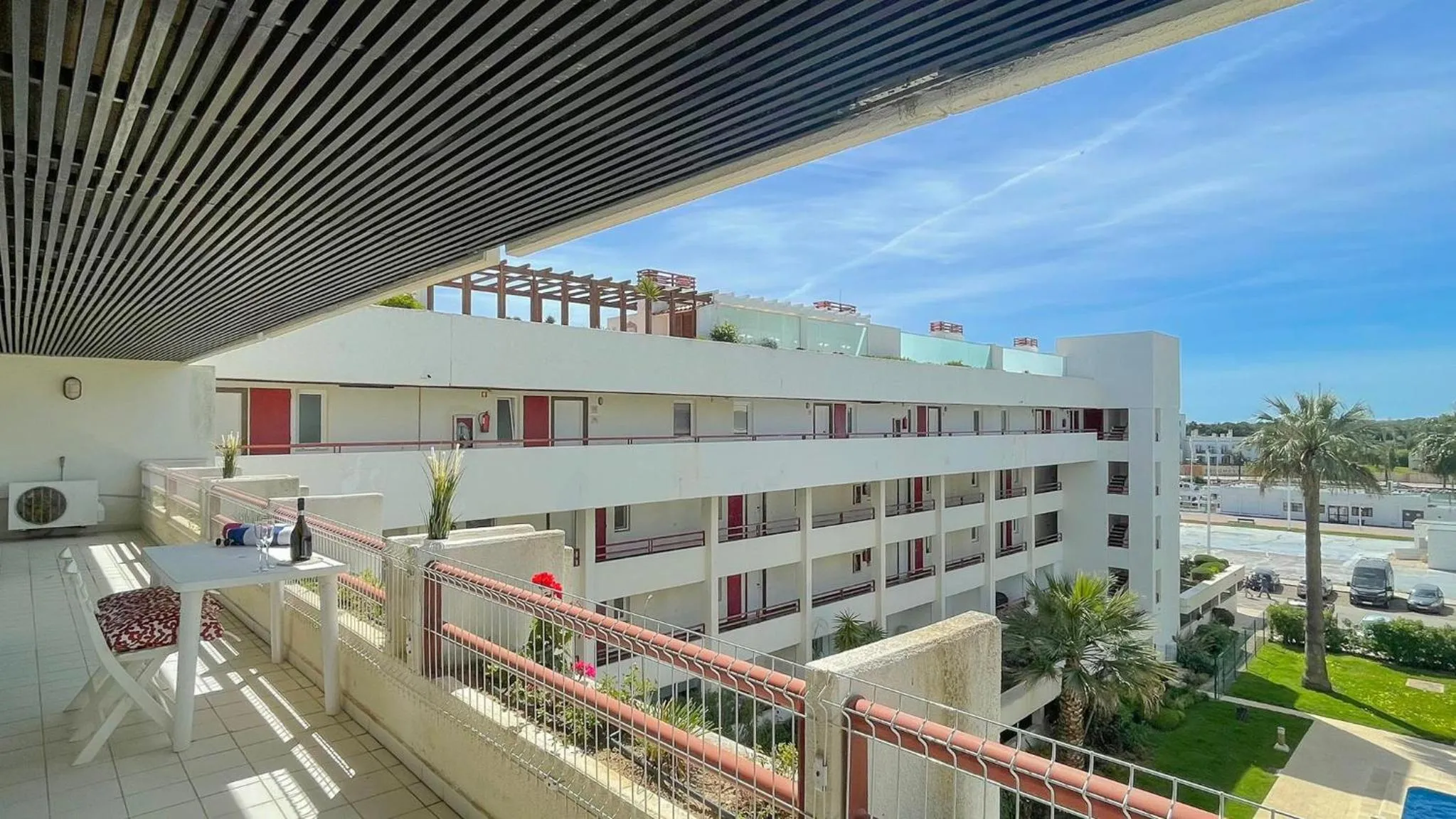 Poolside Bliss T1 HsR Vilamarina
