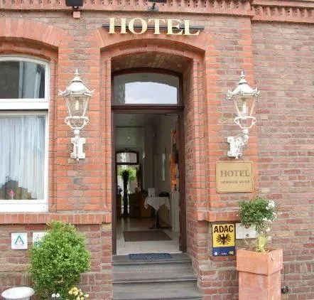 Facade/entrance in Hotel Bedburger Mühle