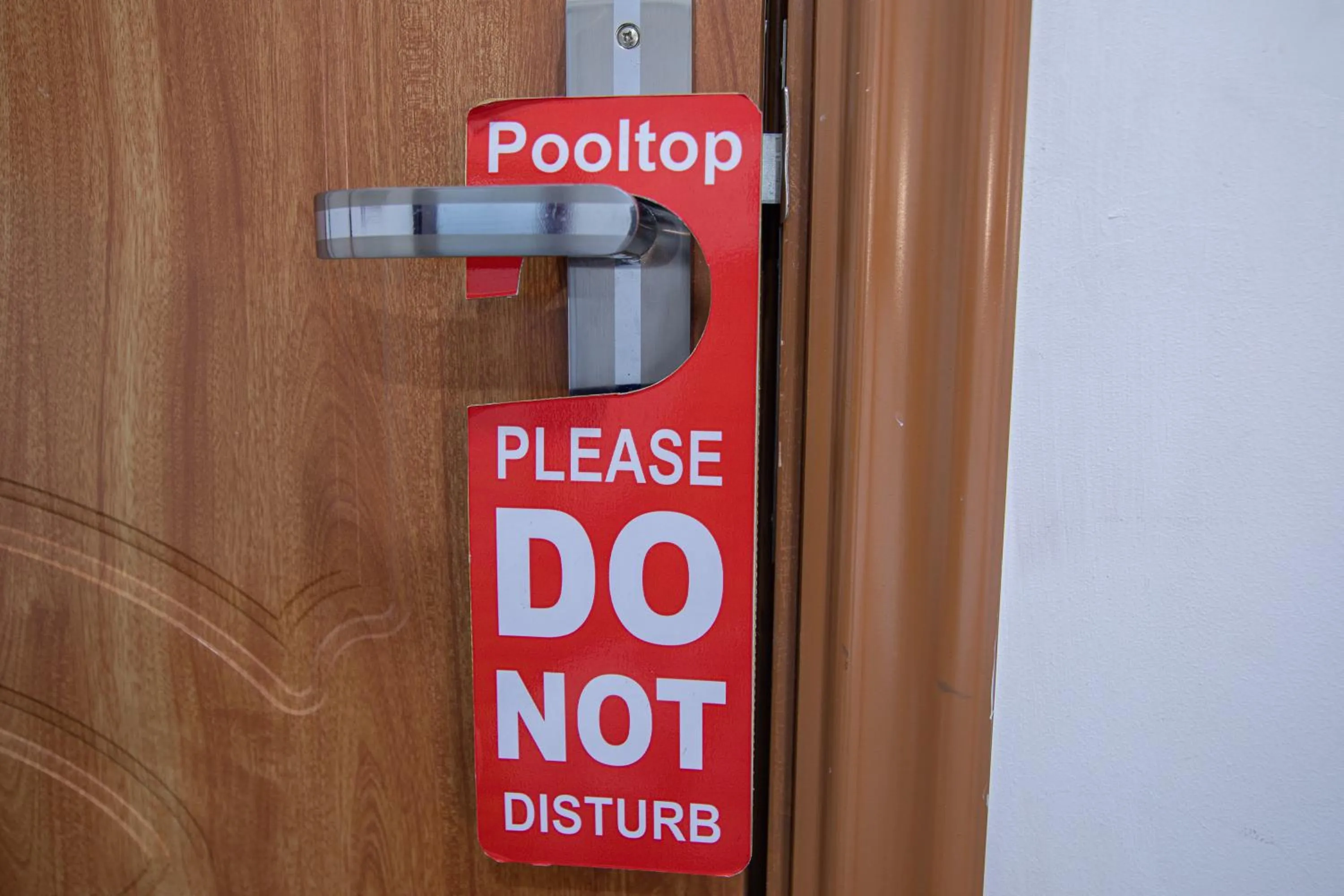 Text overlay in Pooltop Phnom Penh