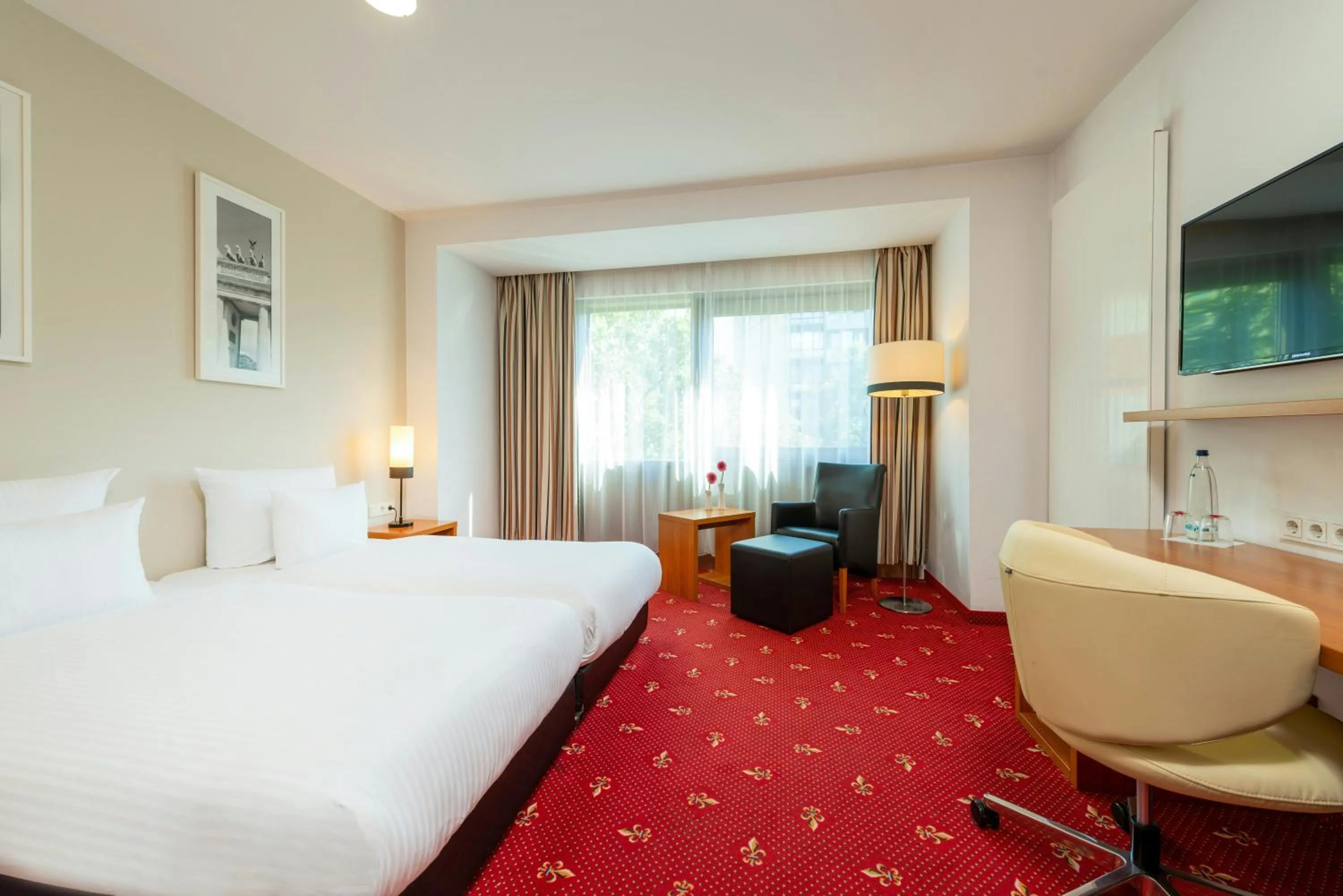 Bedroom, Bed in Leonardo Hotel Berlin KU'DAMM