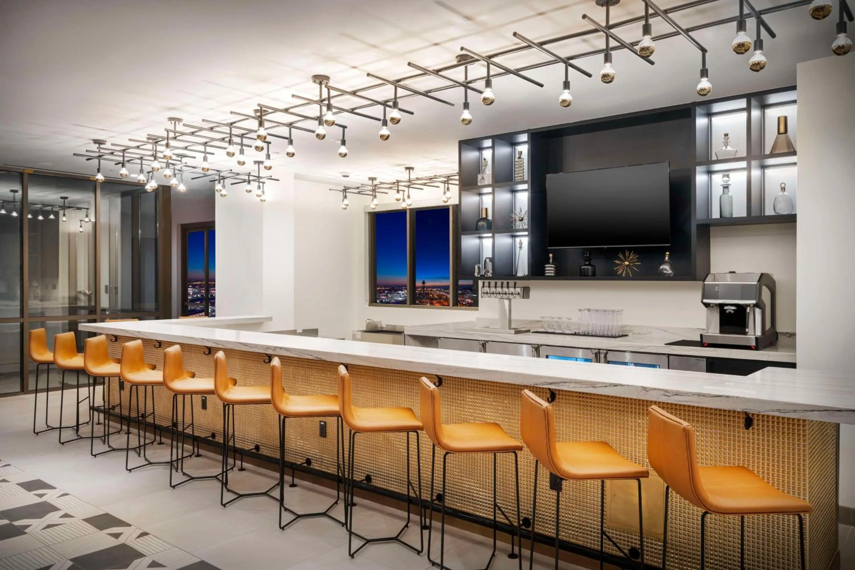 Lounge or bar in Hyatt House LAX Century Blvd