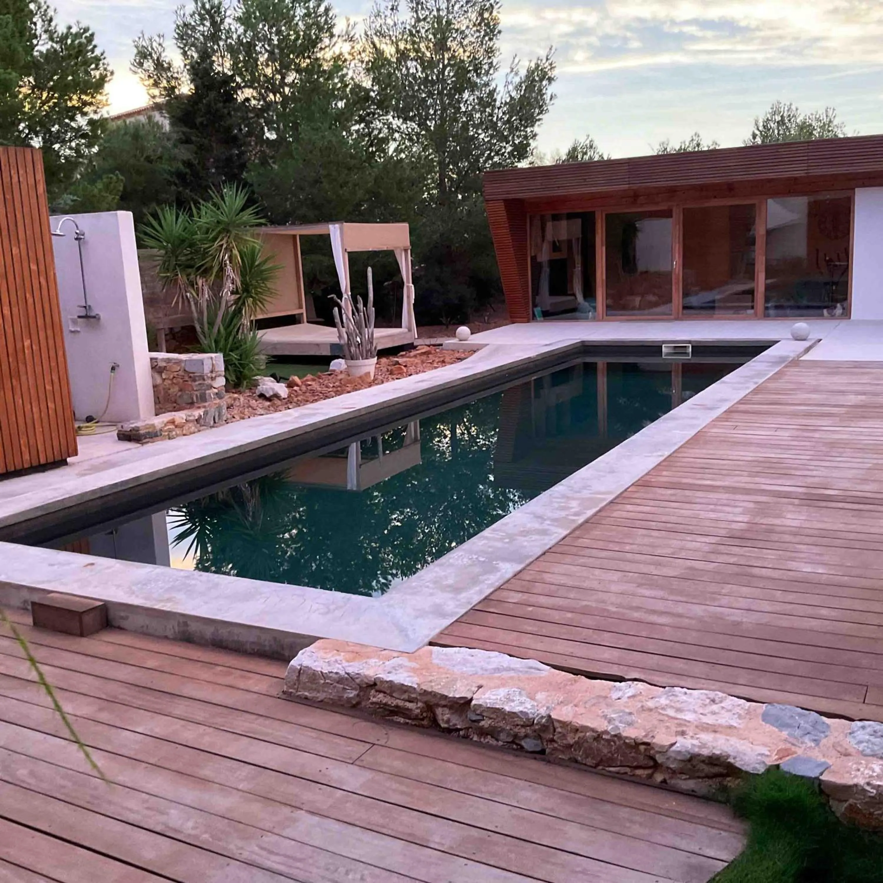 Swimming pool in 4u Bed & Spa