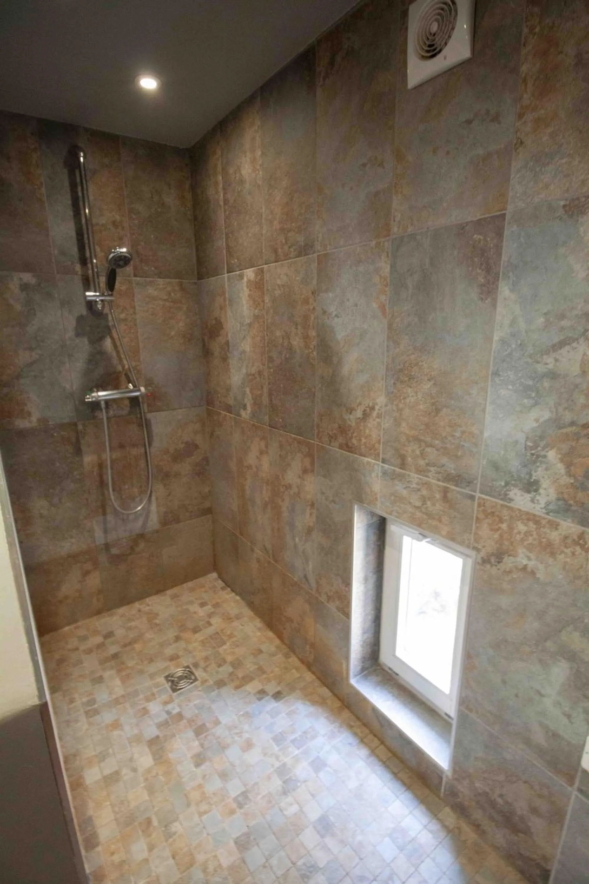 Bathroom in La Cour de Berthe Est