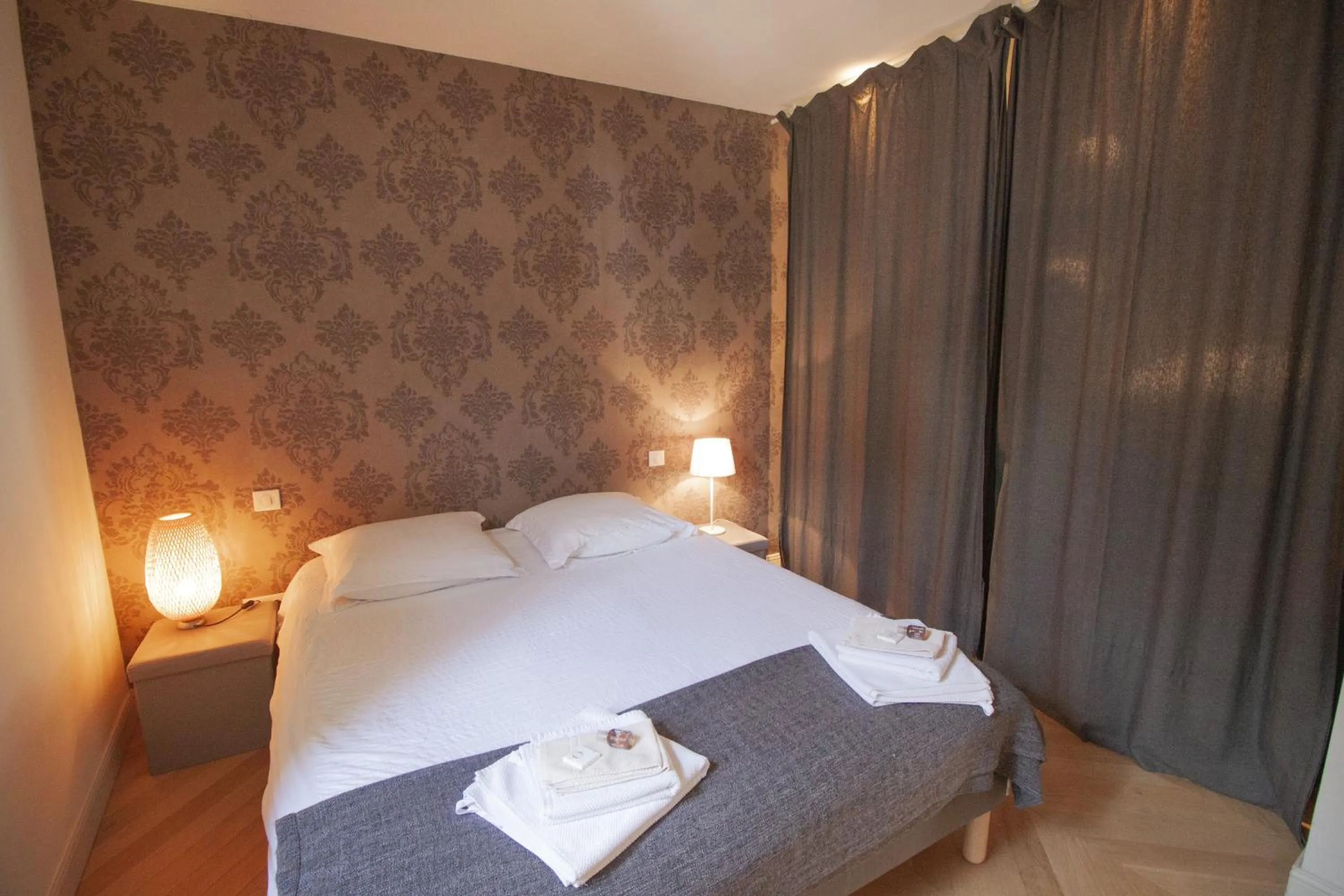 Bedroom, Bed in La Cour de Berthe Est