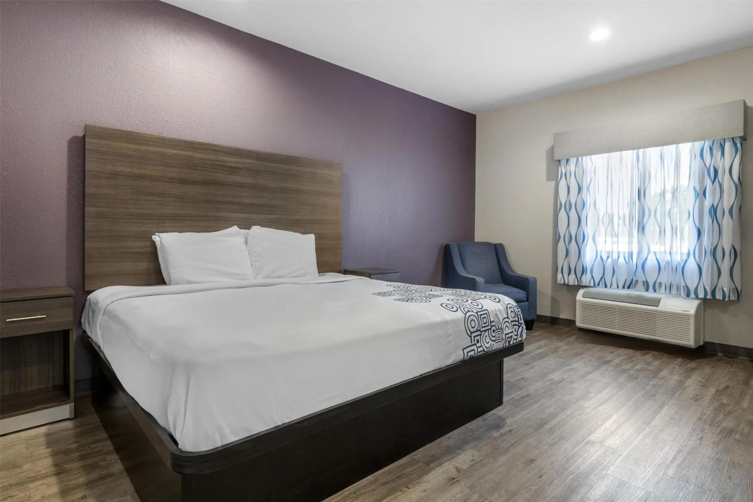 Bedroom, Bed in SureStay Plus Hotel by Best Western Ada