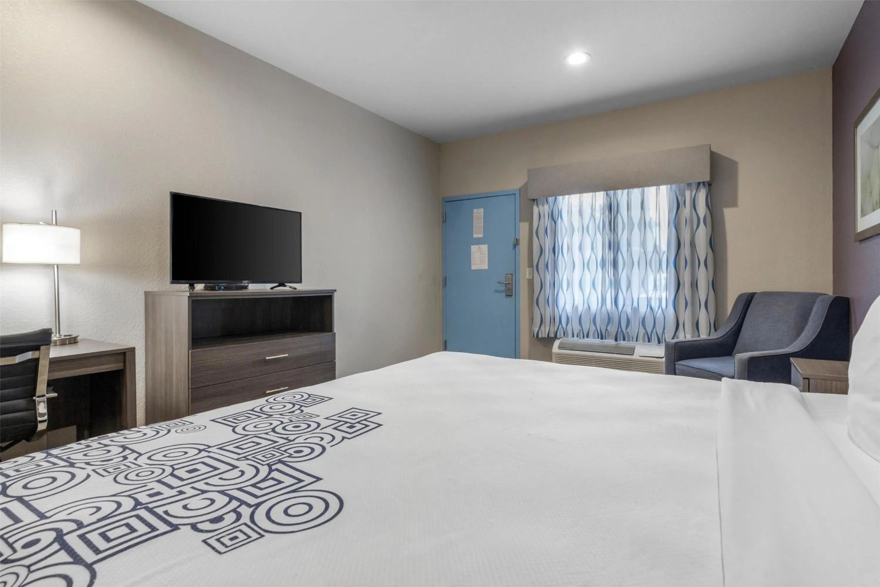 Bedroom, Bed in SureStay Plus Hotel by Best Western Ada
