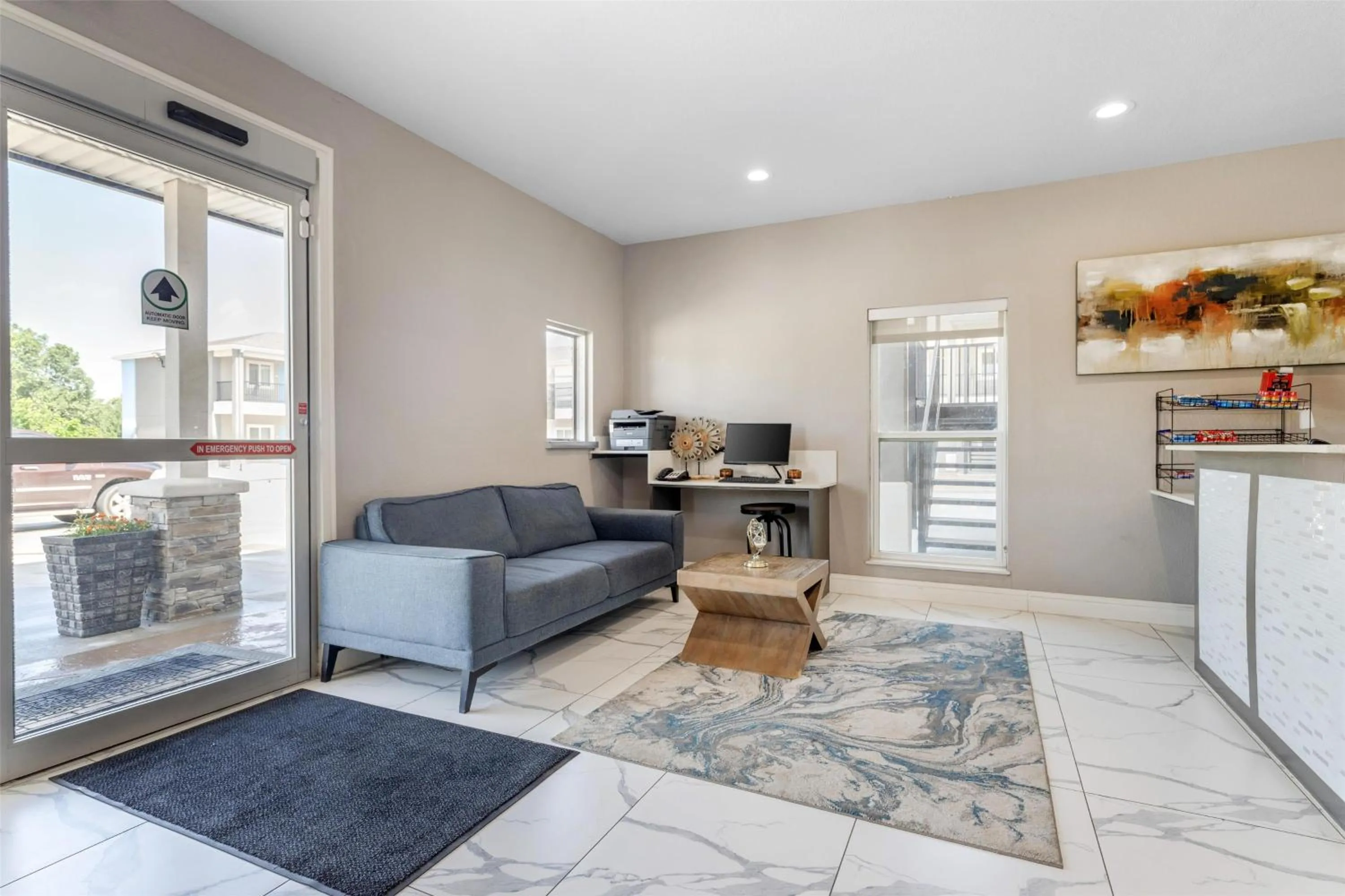 Lobby or reception in SureStay Plus Hotel by Best Western Ada