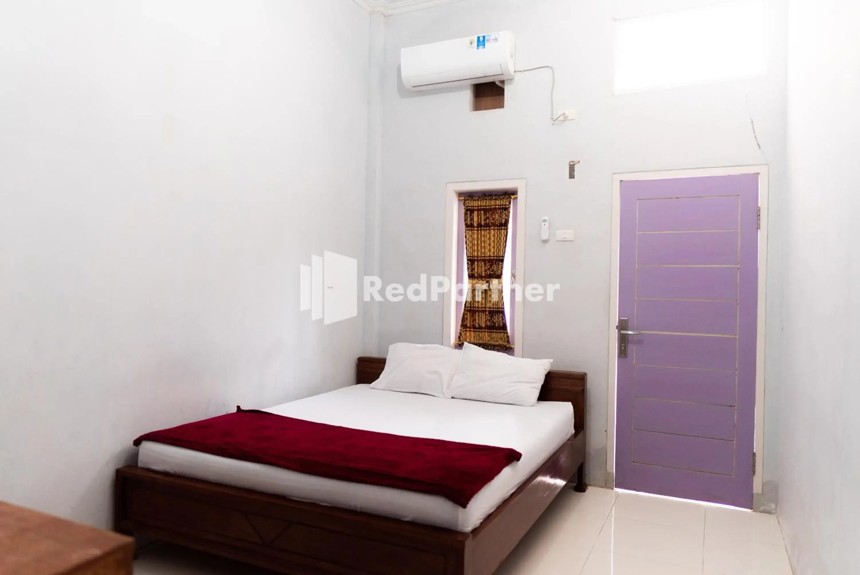 Standard Double Room in Pondok Kelapa Homestay near Unila Lampung RedPartner Standard Double Room in Pondok Kelapa Homestay near Unila Lampung RedPartner