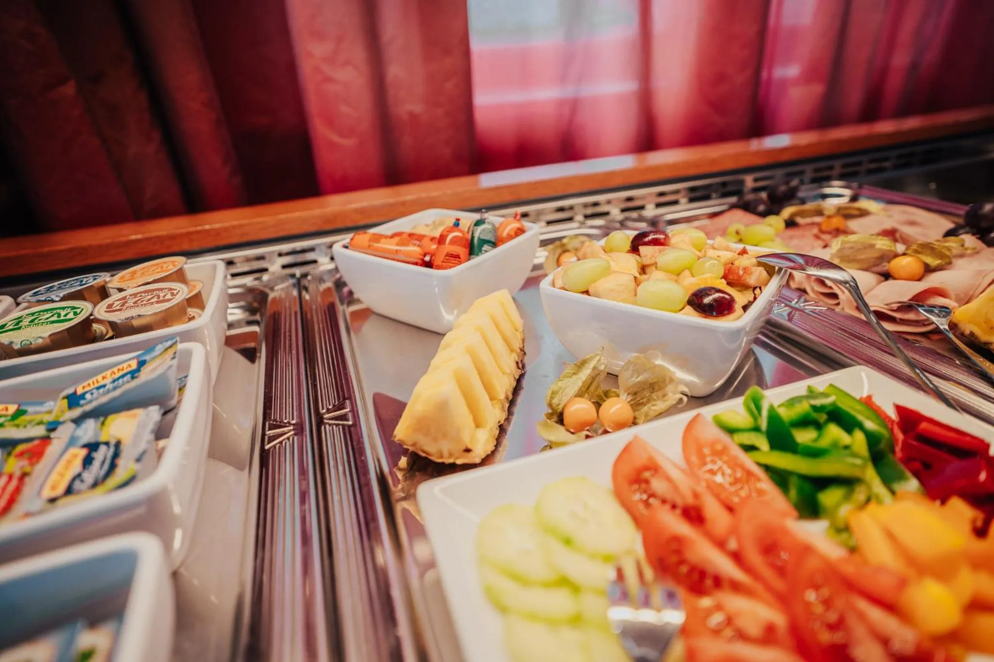 Buffet breakfast in Lechpark Hotel