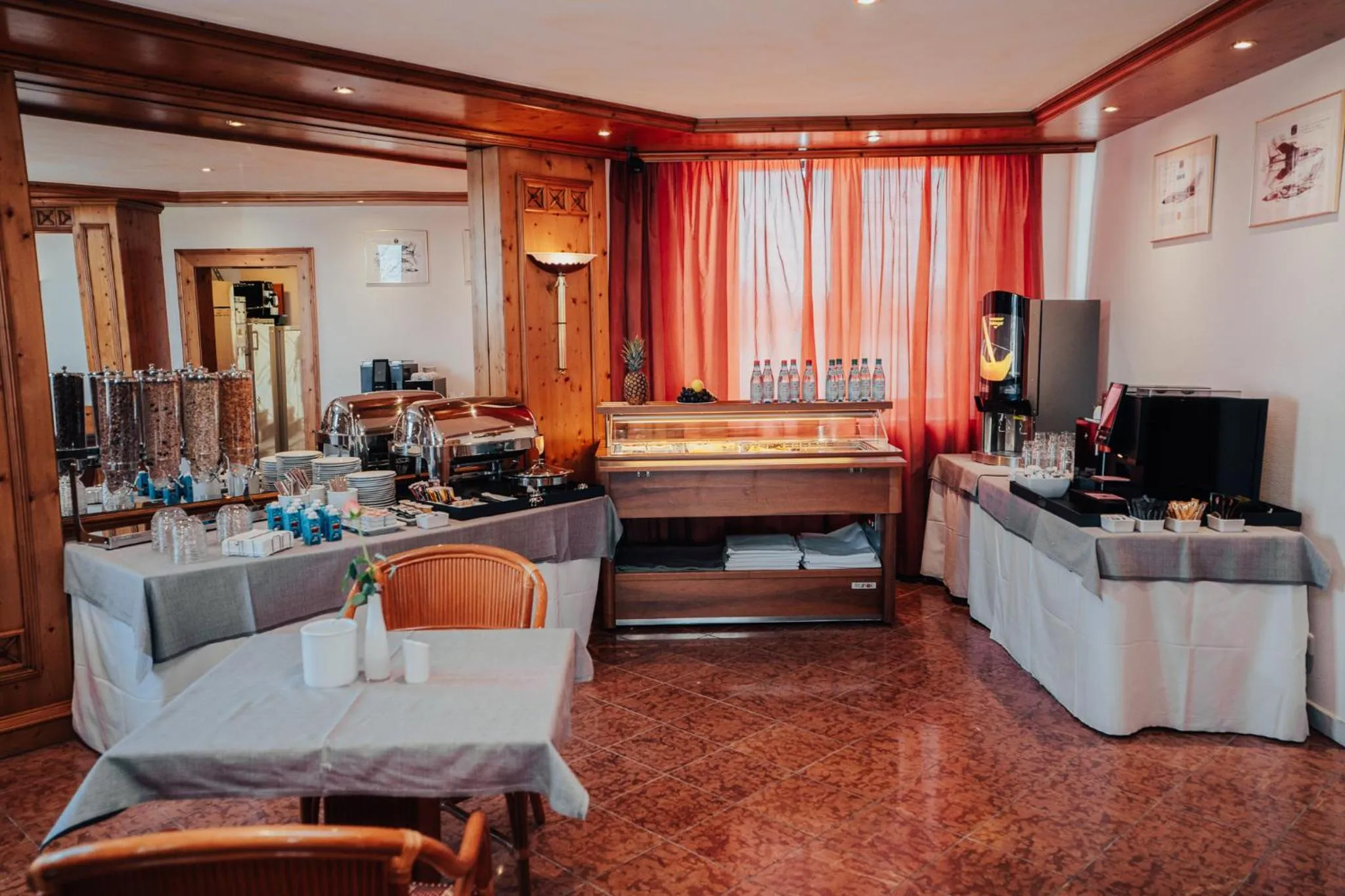 Buffet breakfast in Lechpark Hotel