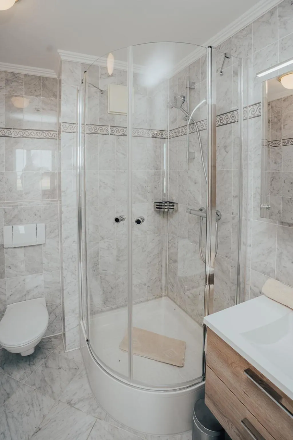 Shower in Lechpark Hotel