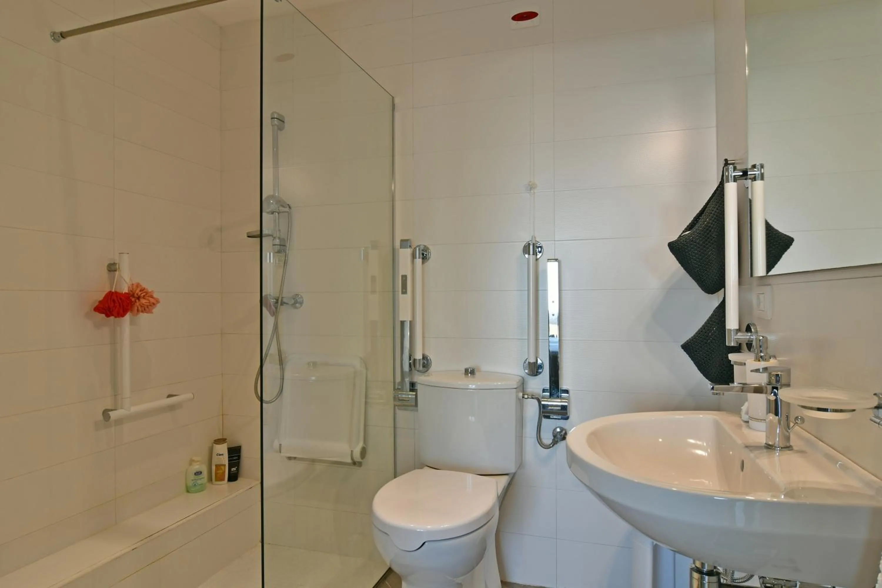 Shower in Cirasa Luxury Country House