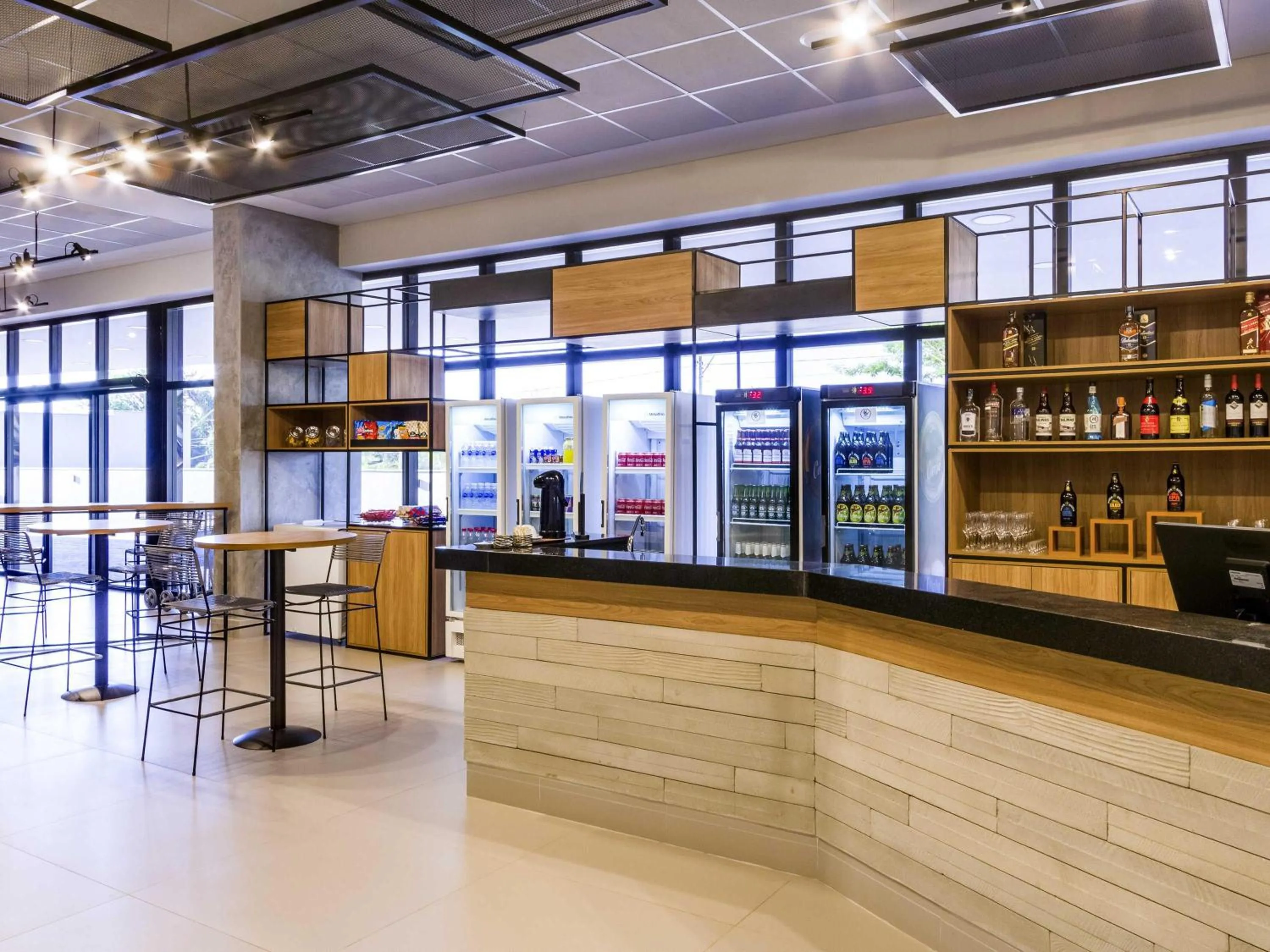 Lounge or bar in ibis Ribeirao Preto Vila do Golf