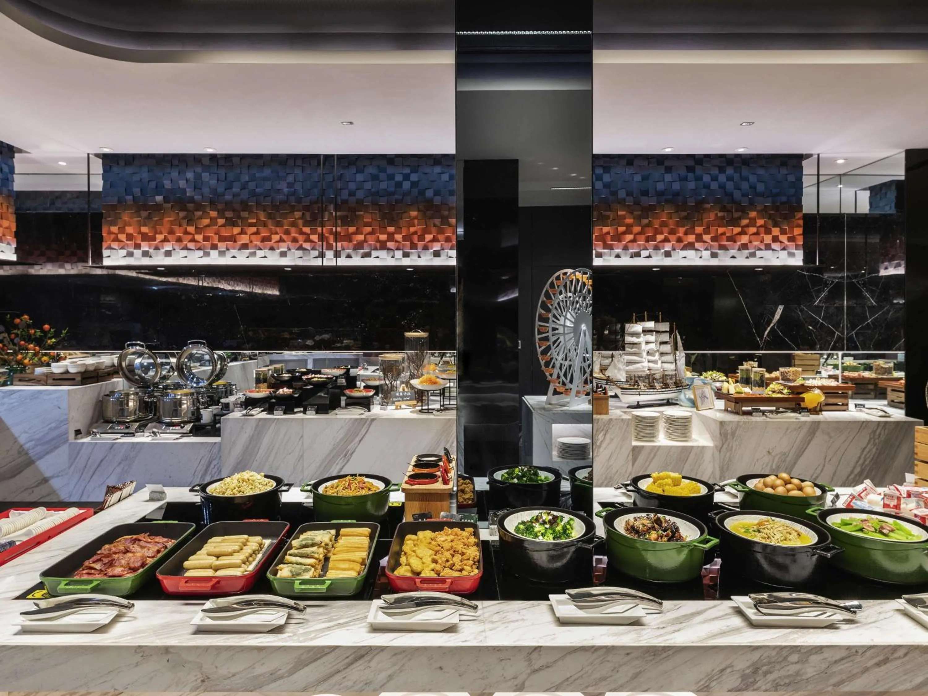 Restaurant/places to eat in Novotel Yangzhou City Center