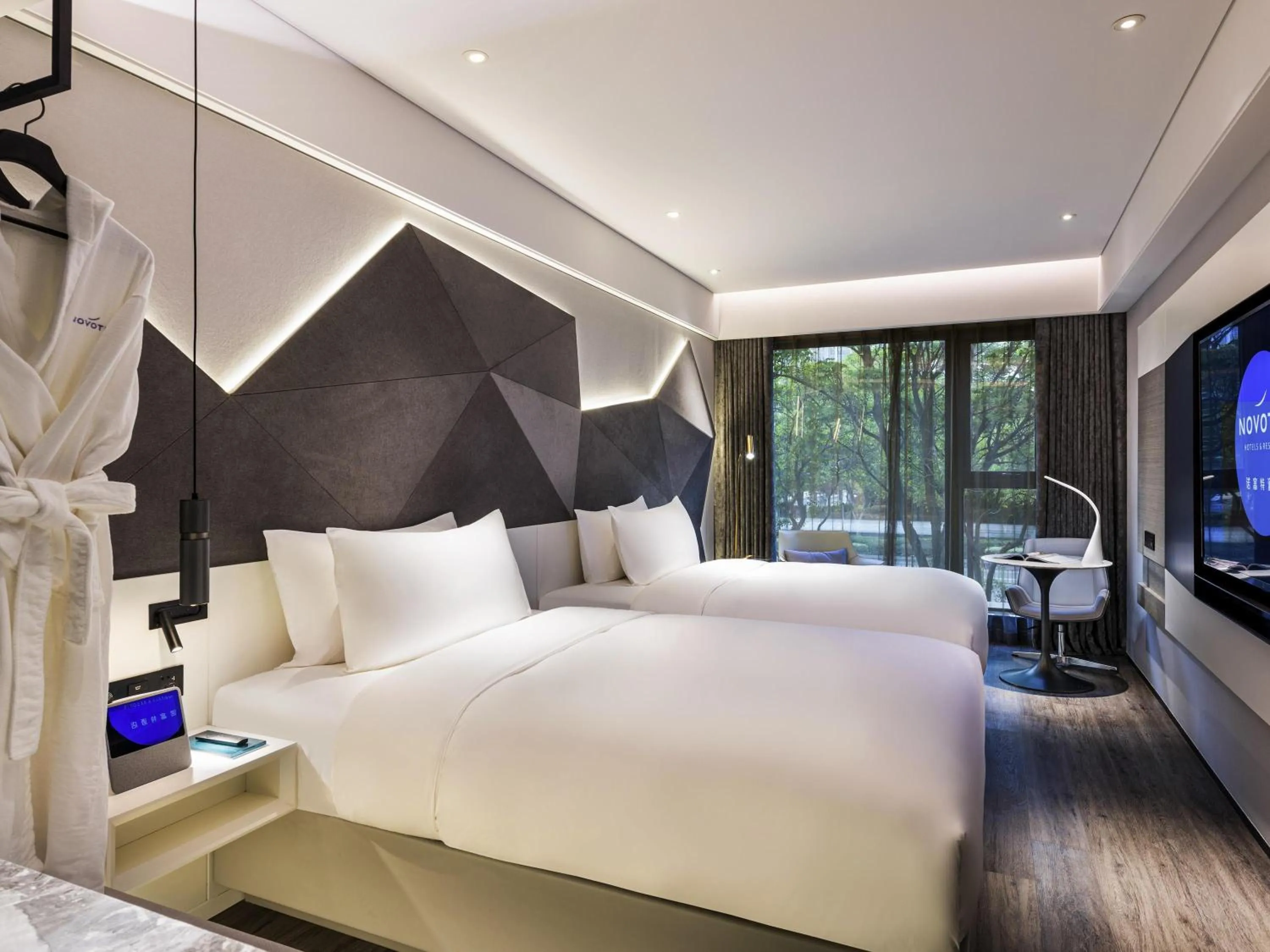 Bedroom, Bed in Novotel Yangzhou City Center