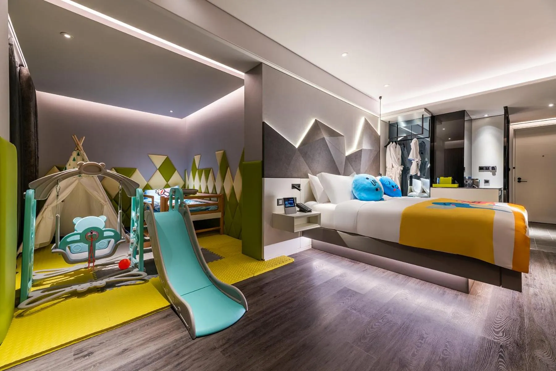 Bedroom, Bed in Novotel Yangzhou City Center