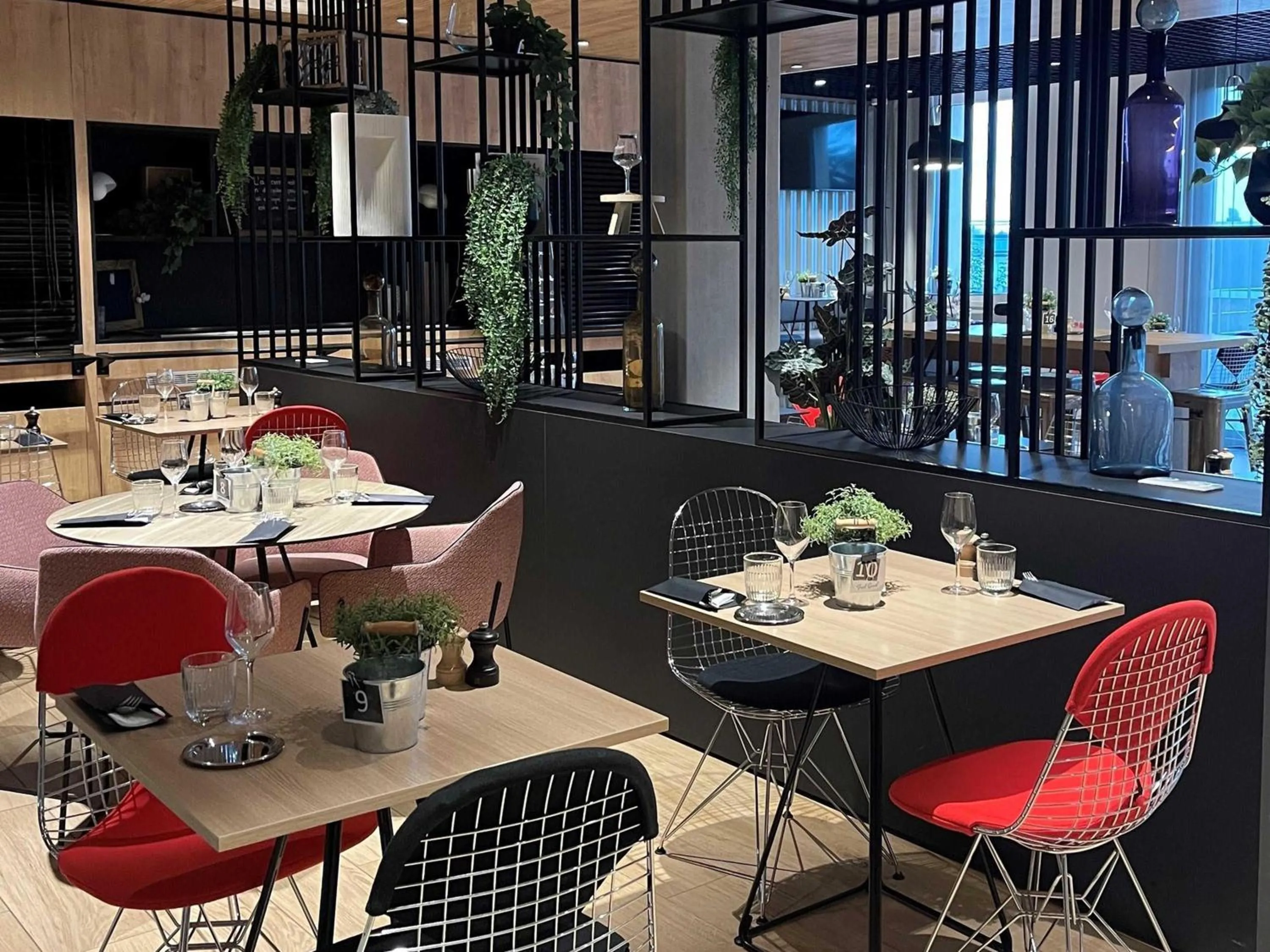 Restaurant/places to eat in Ibis Montlhery Paris Sud