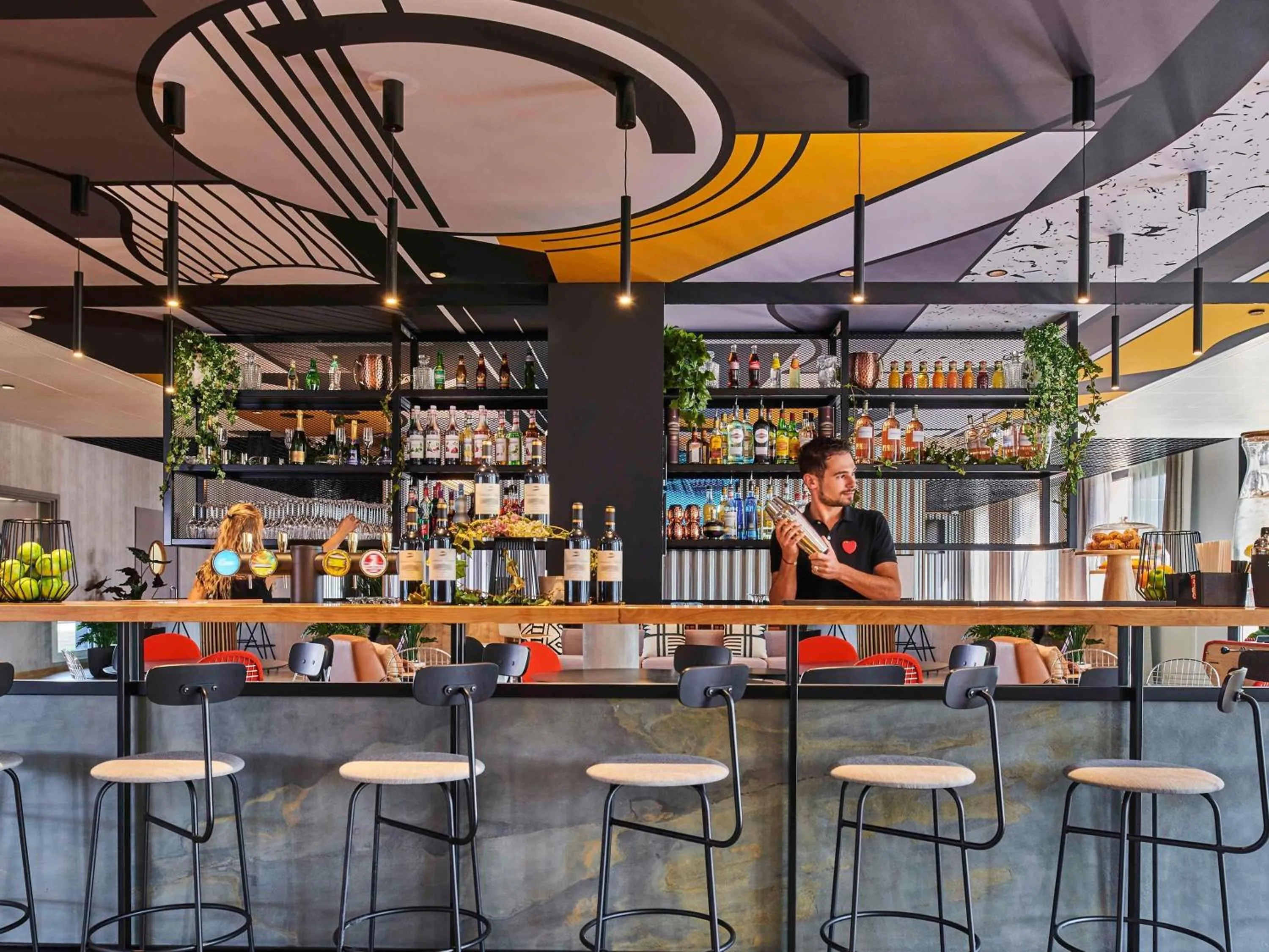 Restaurant/places to eat in Ibis Montlhery Paris Sud