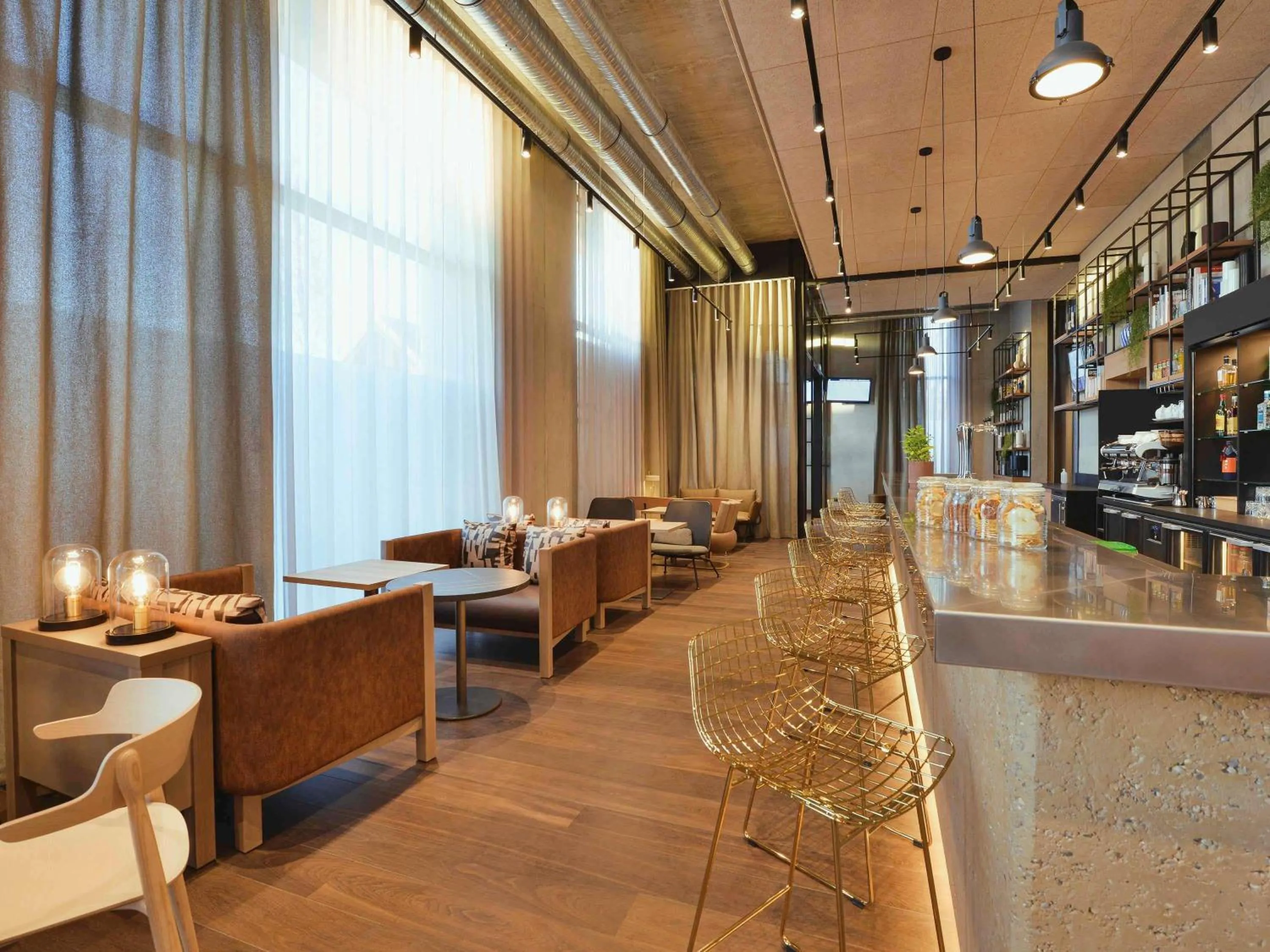 Lounge or bar in Novotel Annemasse Centre - Porte de Genève