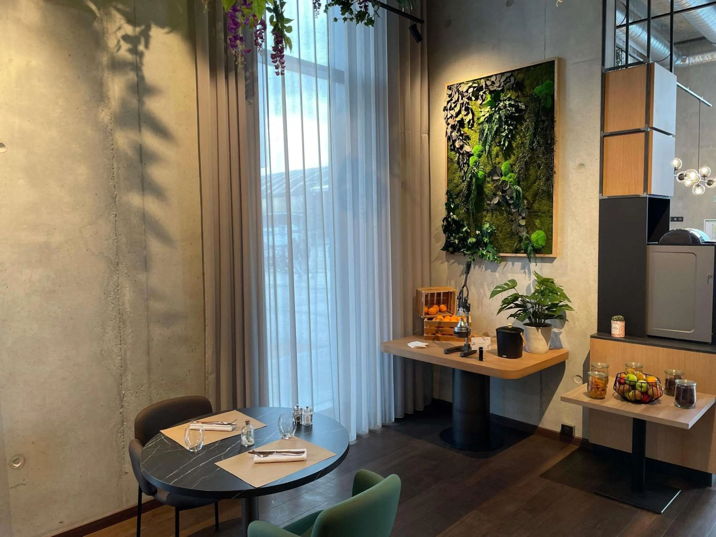 Lounge or bar in Novotel Annemasse Centre - Porte de Genève