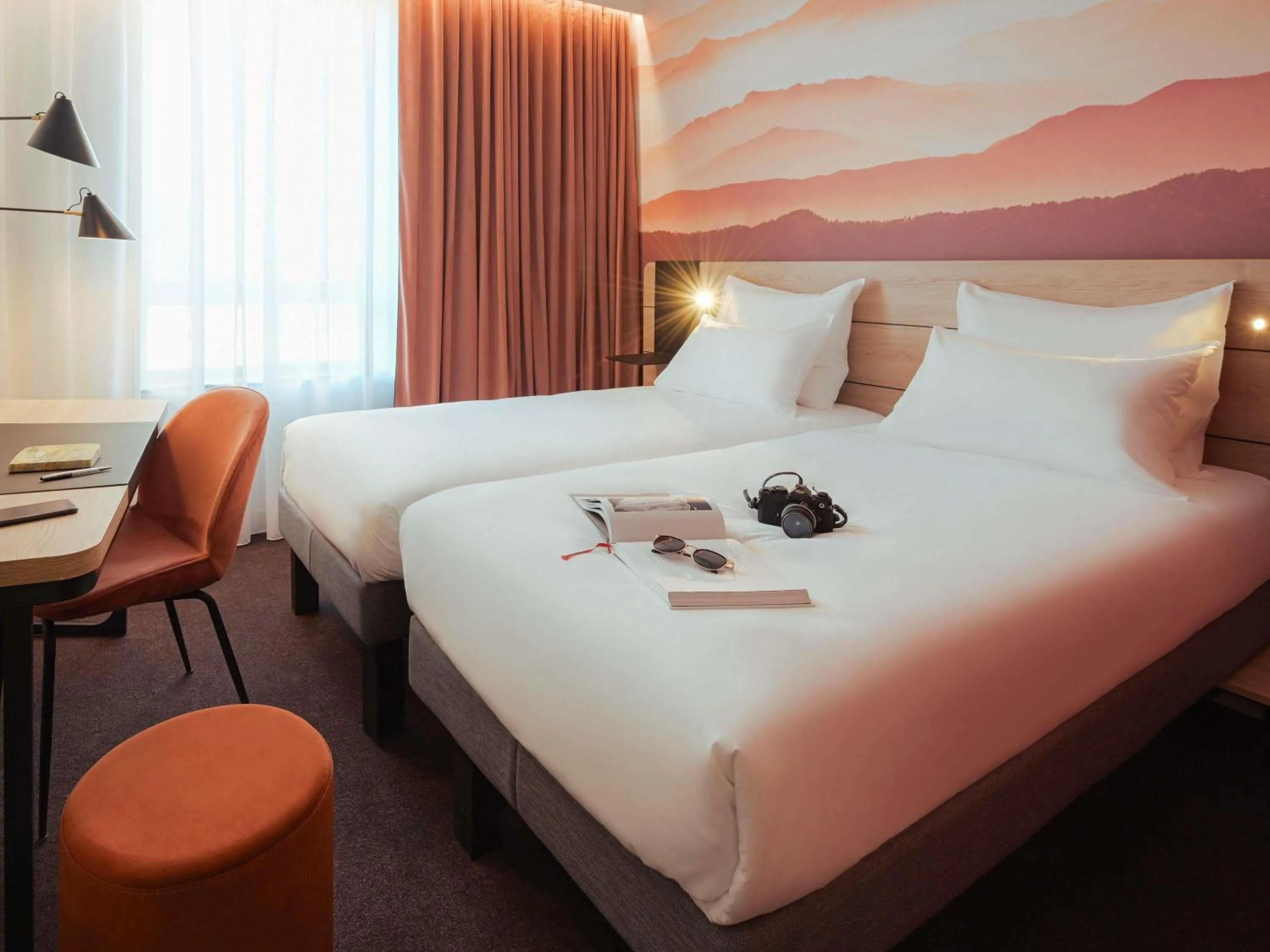 Bedroom, Bed in Novotel Annemasse Centre - Porte de Genève