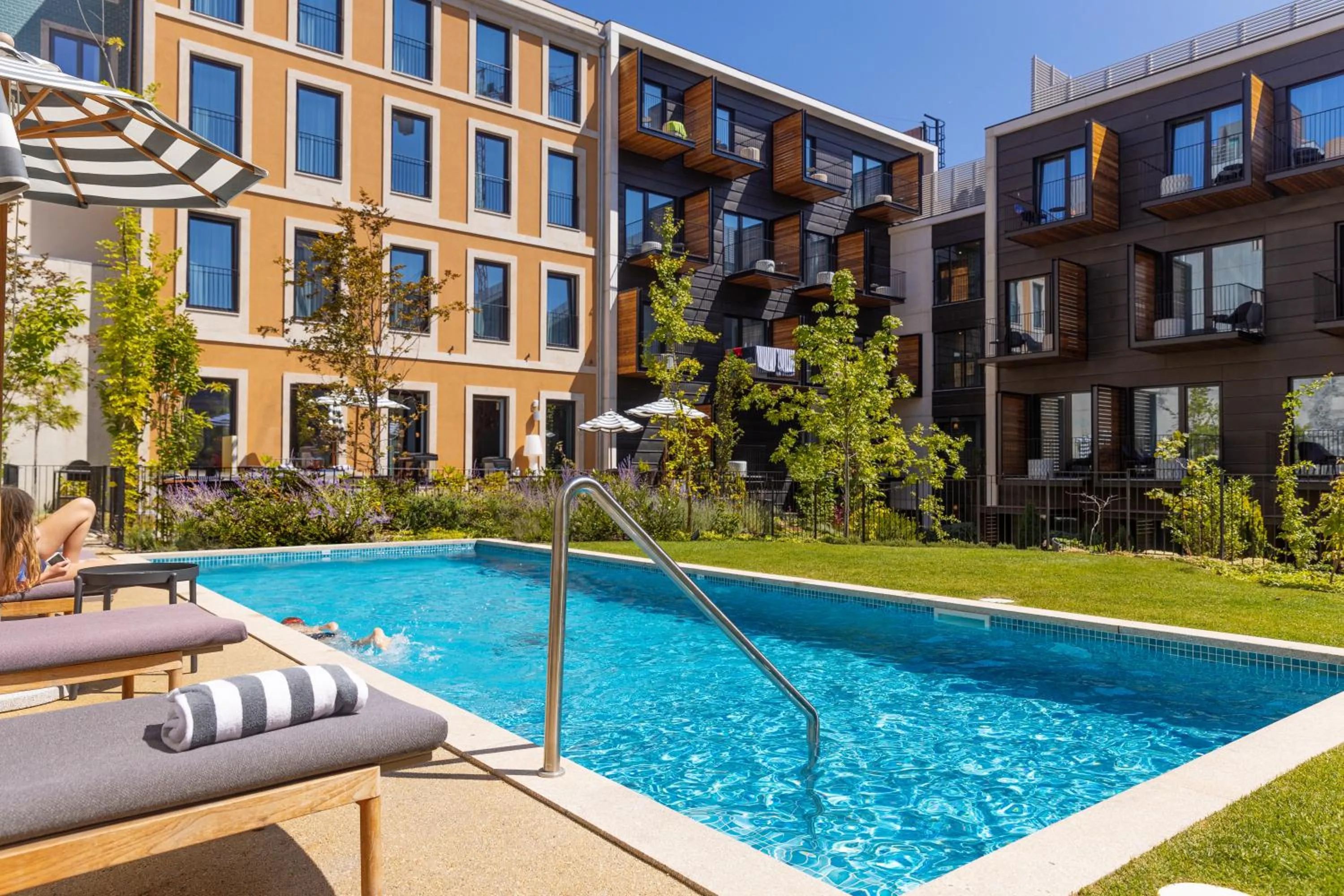 Swimming pool in Mercure Porto Centro Aliados