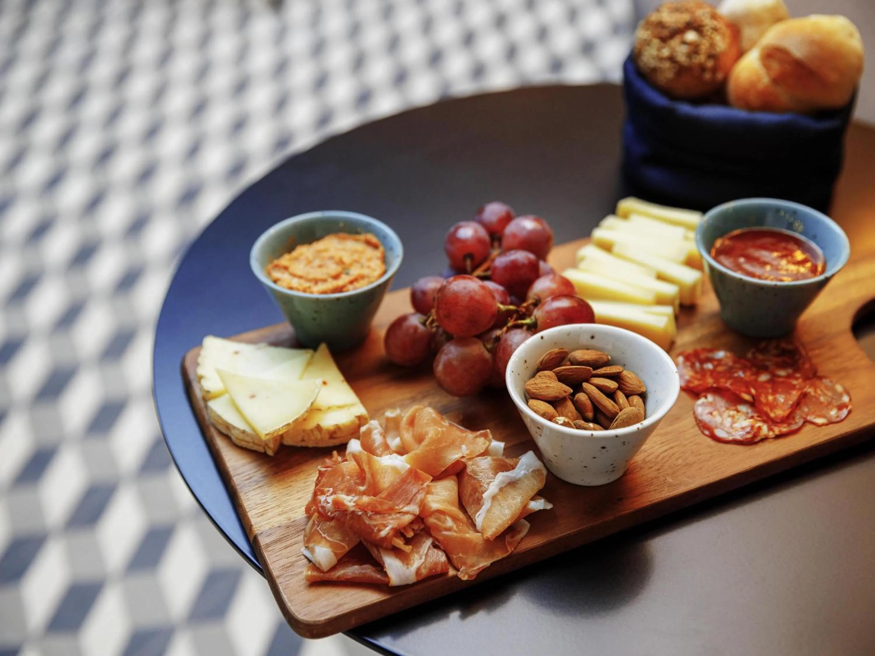 Lounge or bar in Mercure Porto Centro Aliados