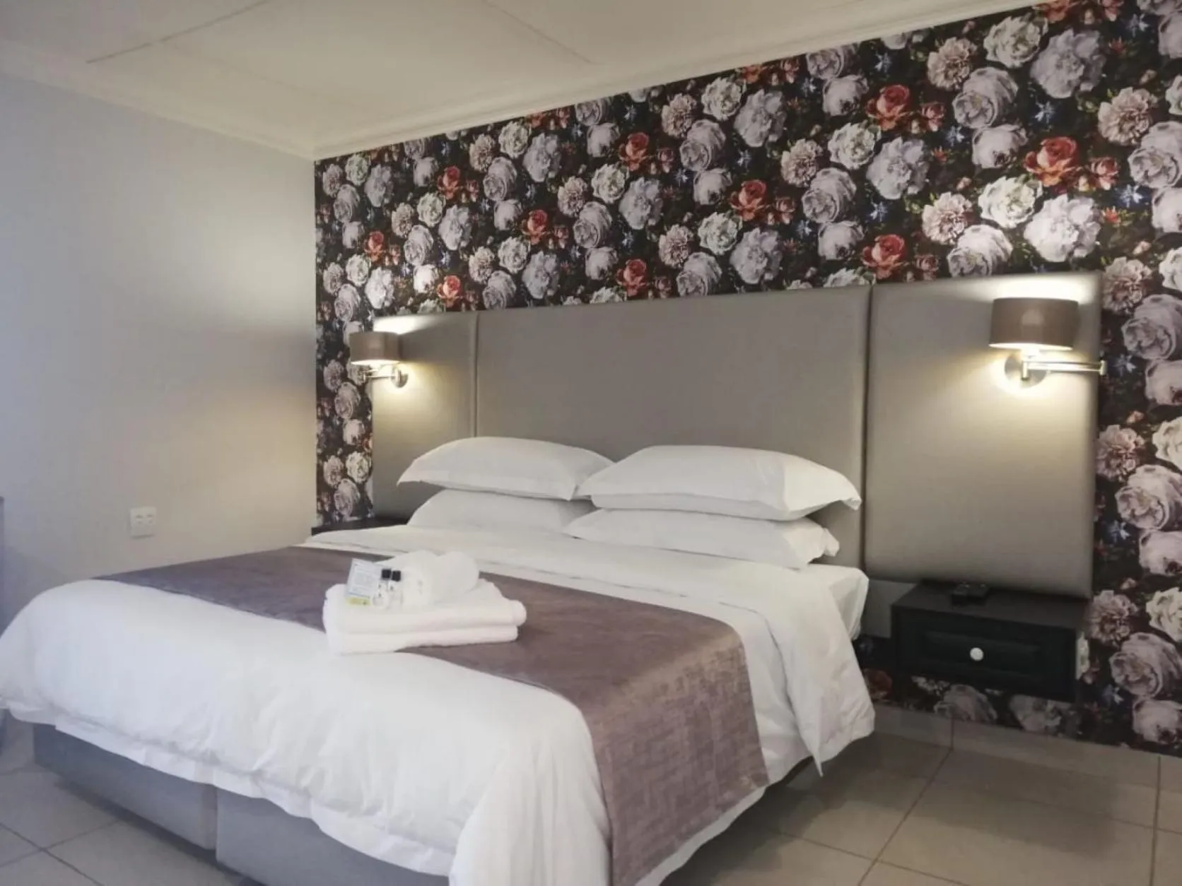 Photo of the whole room, Bed in d Olive Rose Boutique Hotel Danielskuil