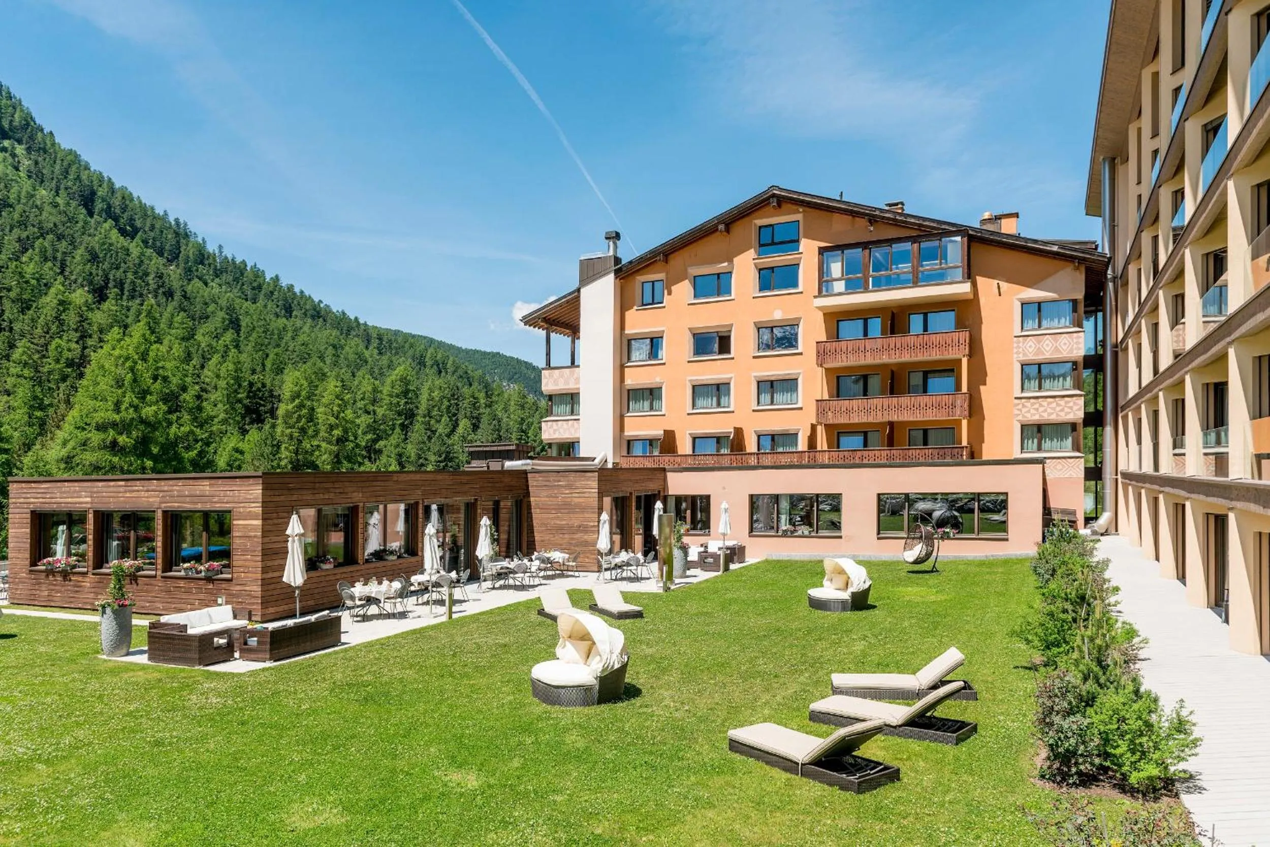 Property building in Hotel Palü