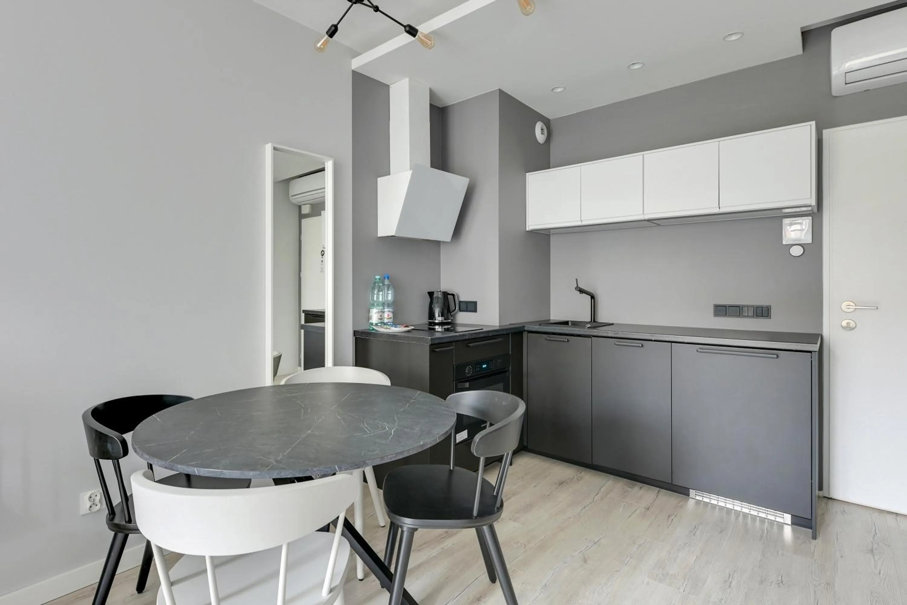 Kitchen or kitchenette in GRANO APARTMENTS Gdańsk Residence SPA & Wellness - GRANO APARTMENTS Gdańsk Old Town SPA & Wellness