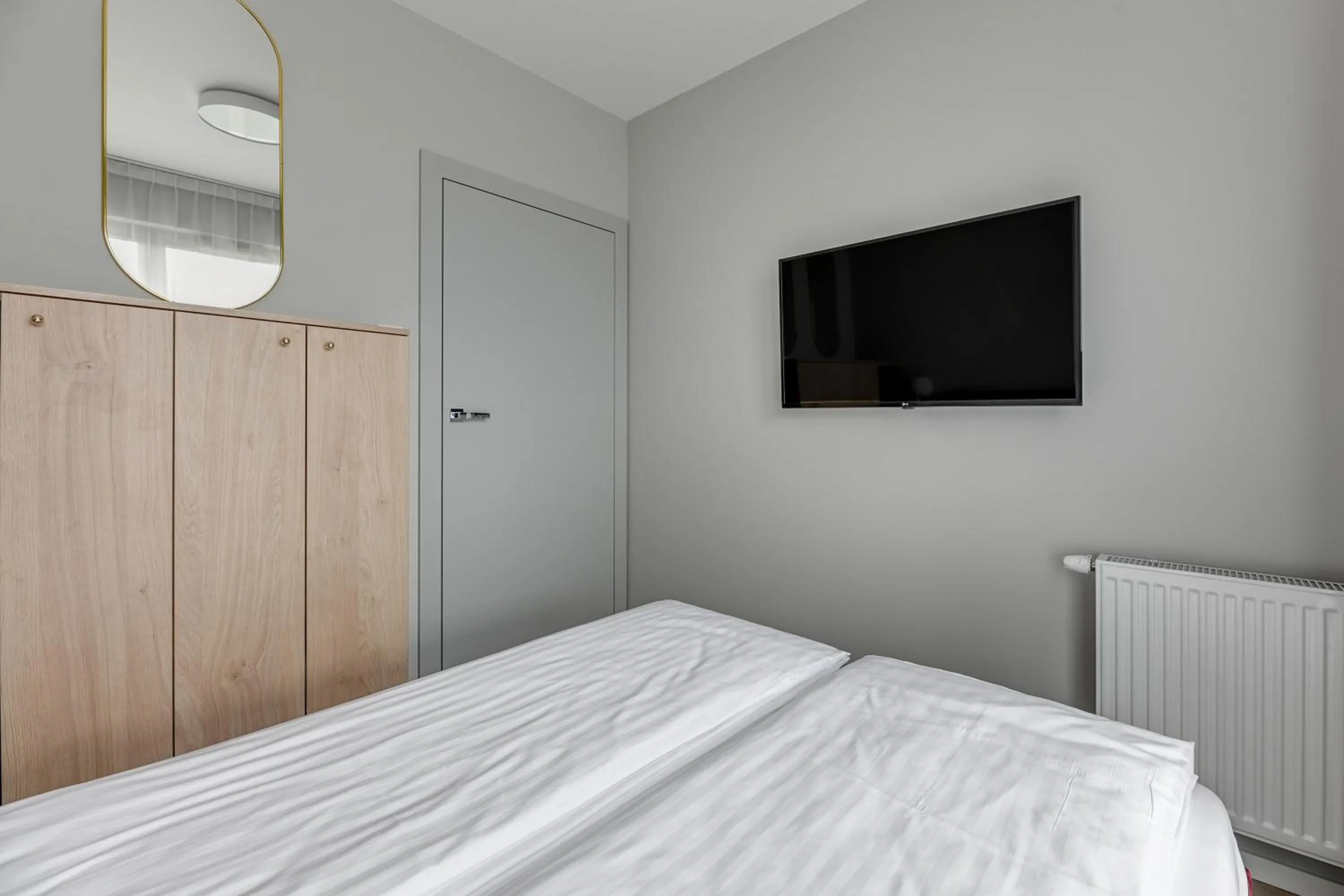 TV and multimedia, Bed in GRANO APARTMENTS Gdańsk Residence SPA & Wellness - GRANO APARTMENTS Gdańsk Old Town SPA & Wellness